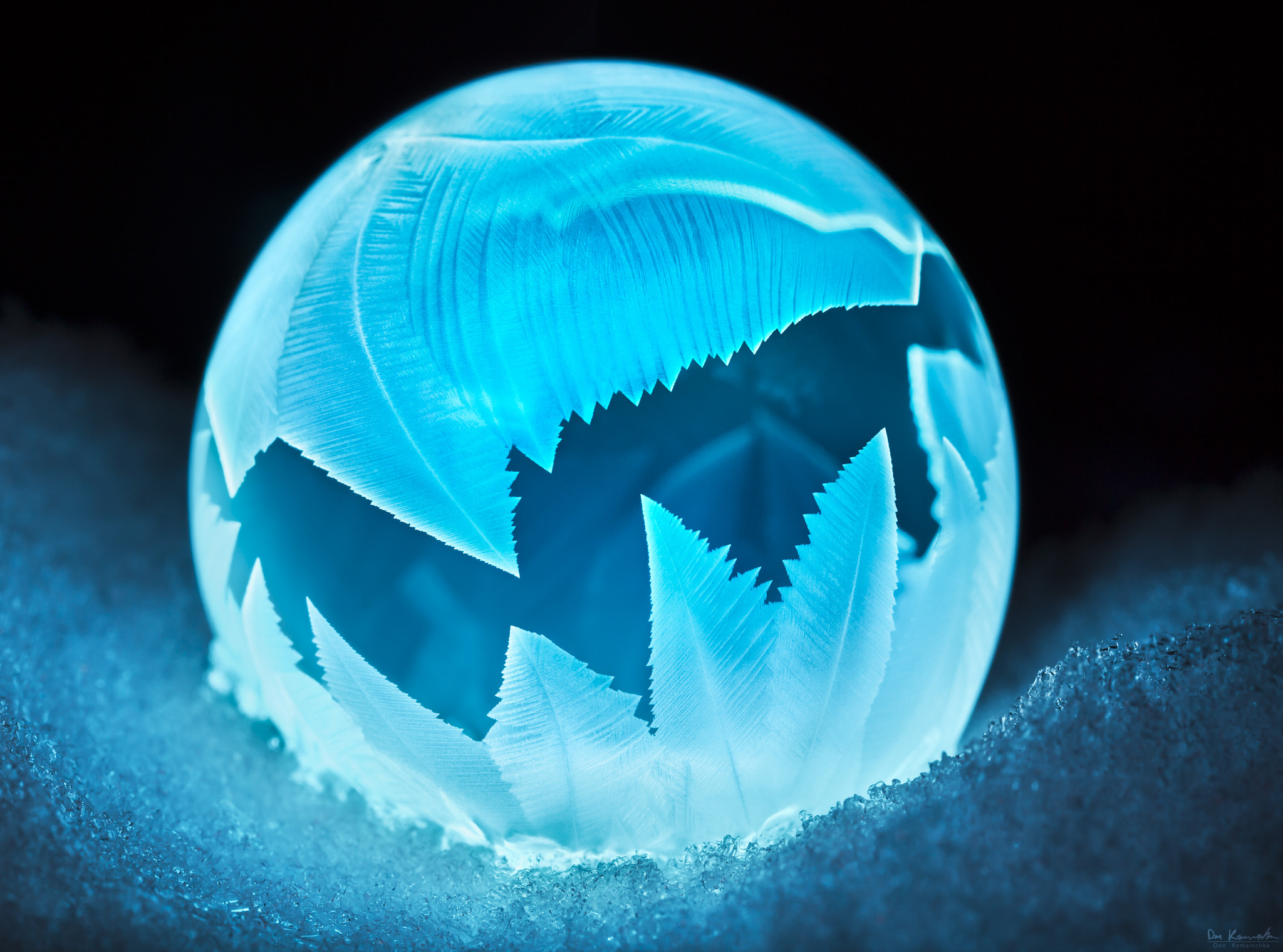 Canon MP-E 65mm F2.5 1-5x Macro Photo sample photo. Frost lantern photography
