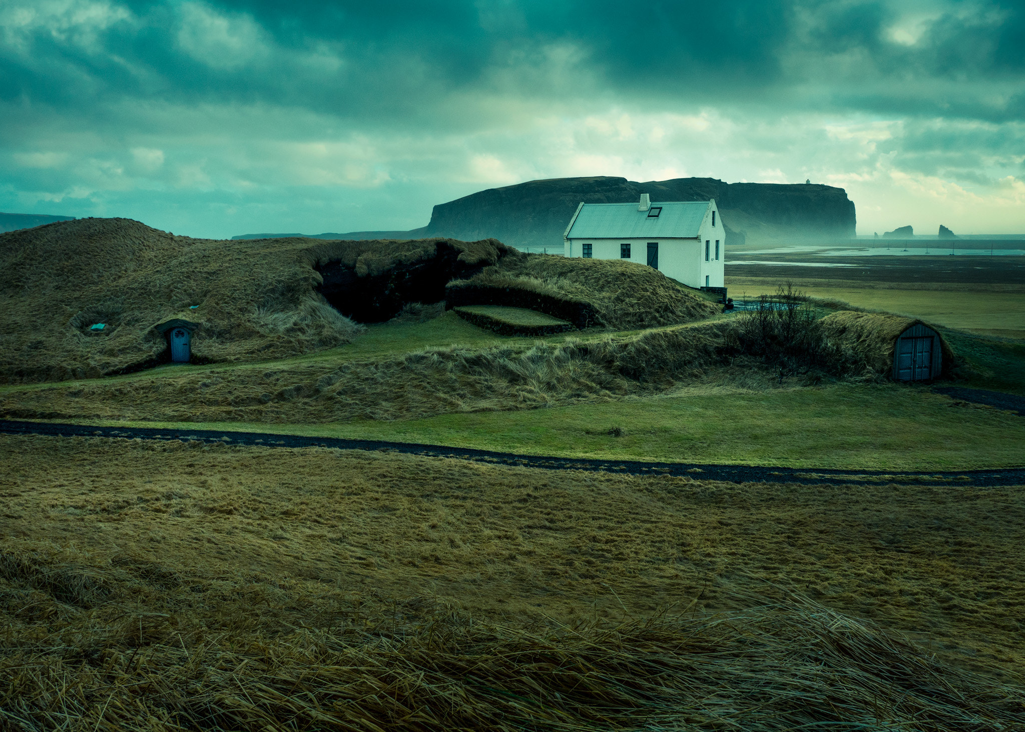 Panasonic Lumix DMC-GX7 + Panasonic Lumix G 14mm F2.5 ASPH sample photo. Solitude in dyrholaey photography