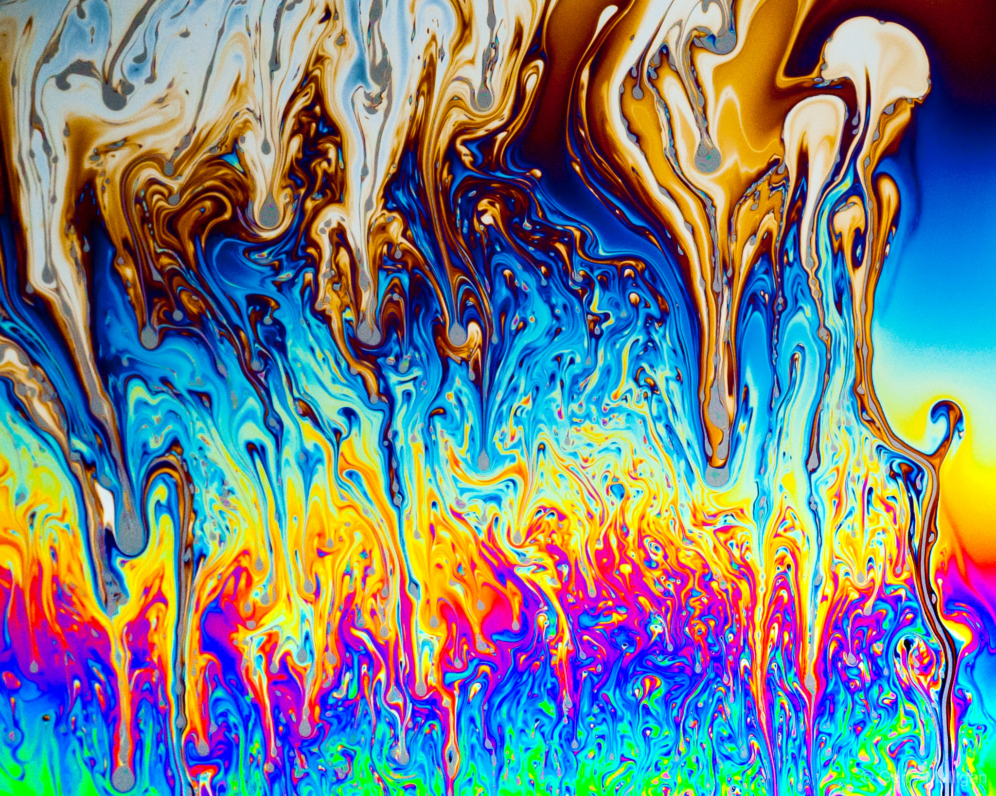 Nikon D300 + Nikon AF Micro-Nikkor 60mm F2.8D sample photo. Soap film photography