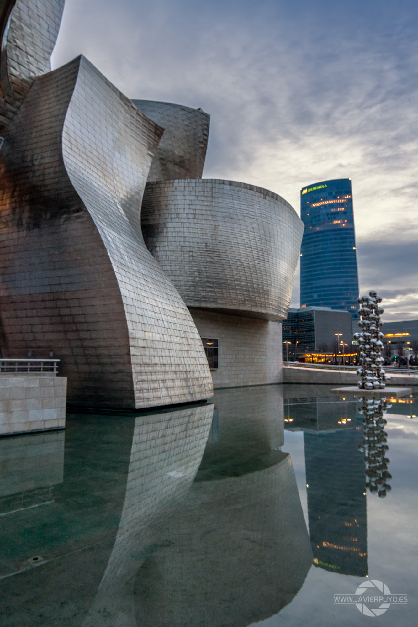 Sony SLT-A65 (SLT-A65V) + 20mm F2.8 sample photo. Guggenheim photography