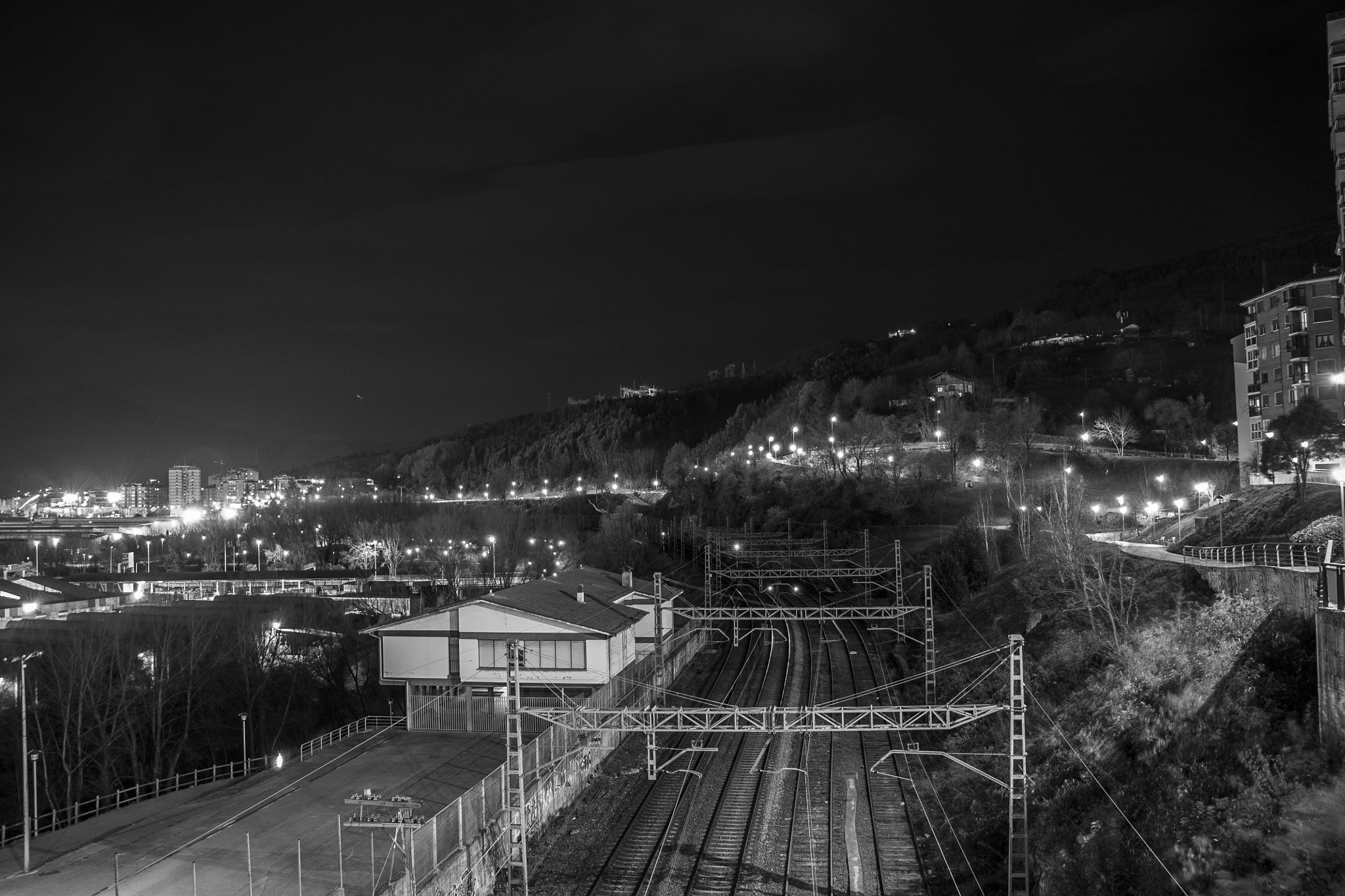 Canon EF-S 18-135mm F3.5-5.6 IS STM sample photo. Nocturno en basauri photography