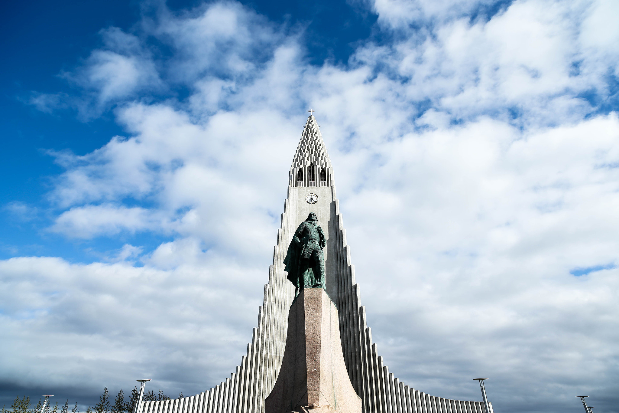 Canon EOS-1D C + ZEISS Distagon T* 21mm F2.8 sample photo. Hallgrímskirkja church reykjavík 02 photography