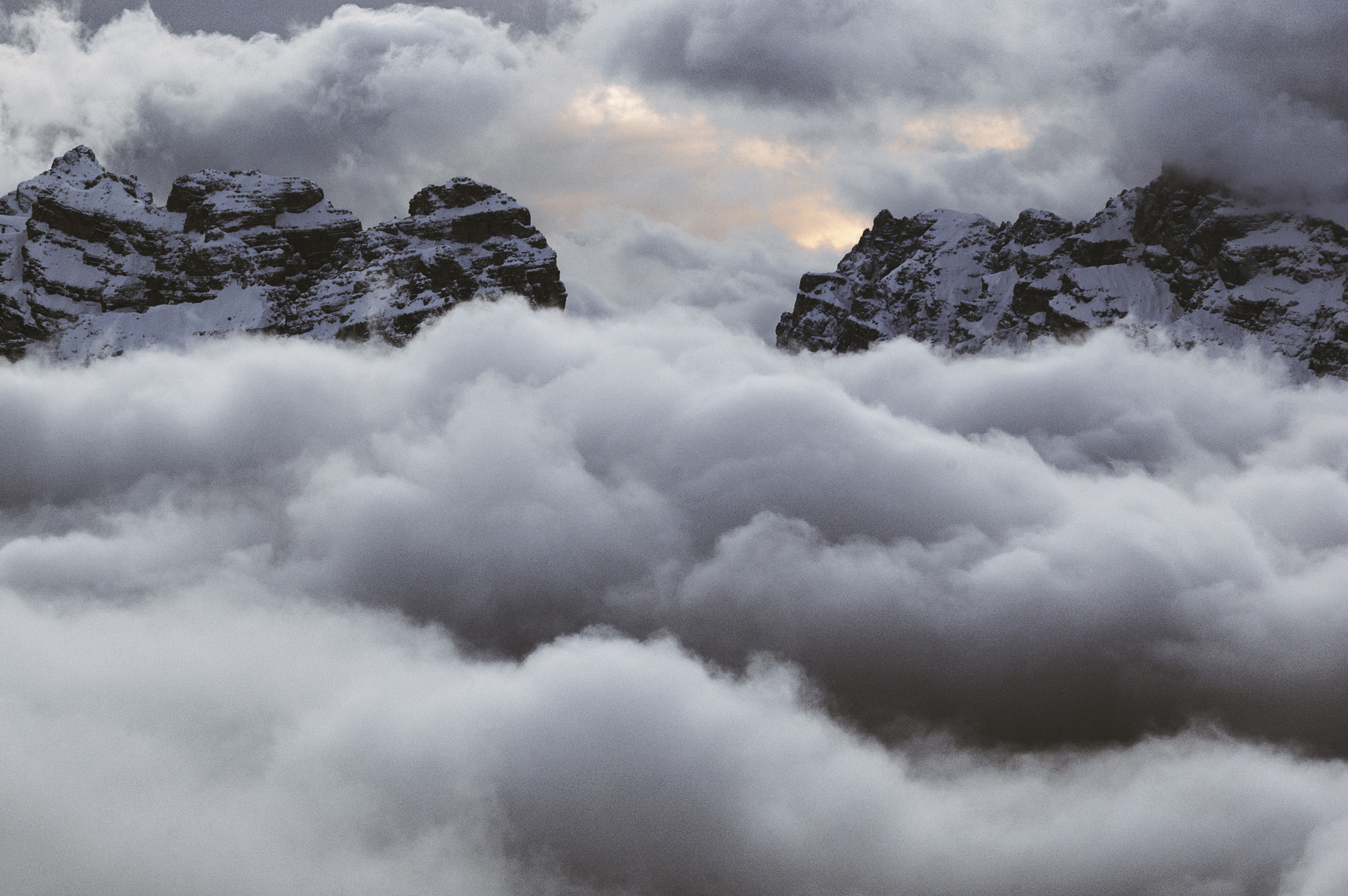 Nikon D50 sample photo. Beyond the clouds photography