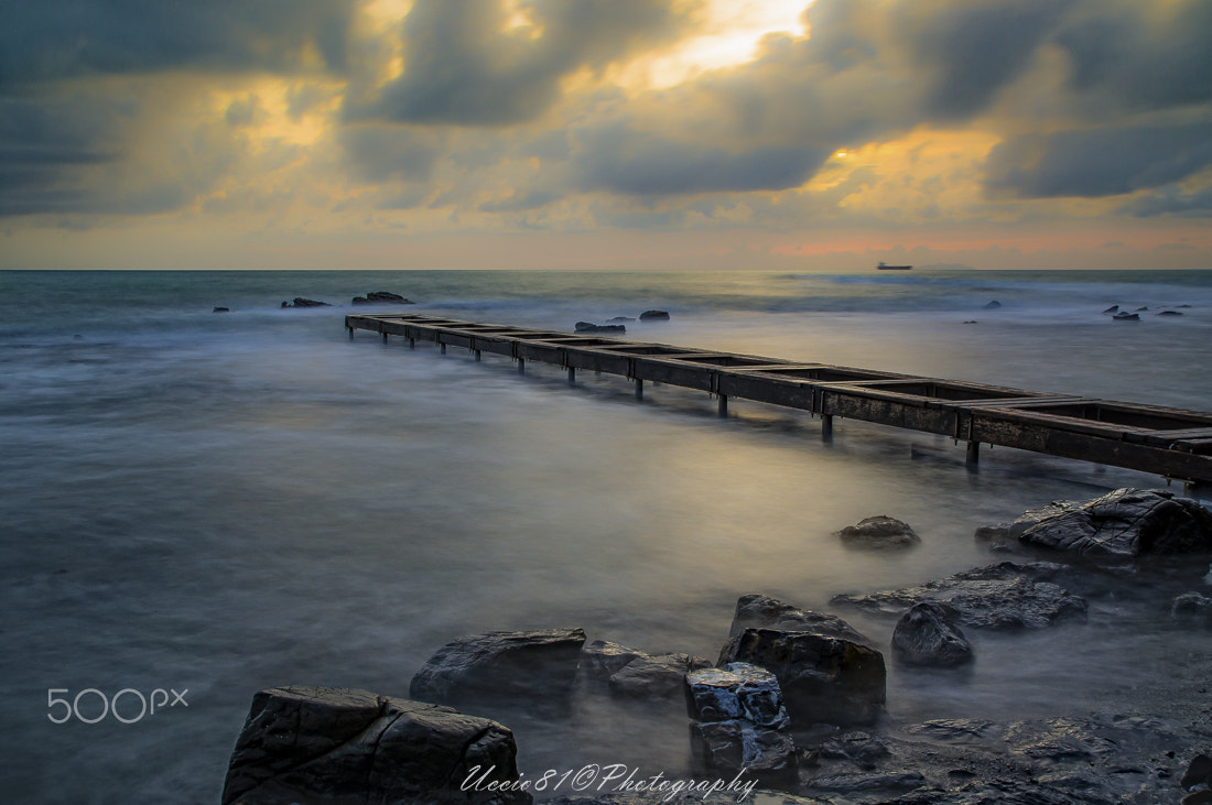 Sony Alpha DSLR-A580 + Tamron SP 24-70mm F2.8 Di VC USD sample photo. Jetty for the  paradise photography