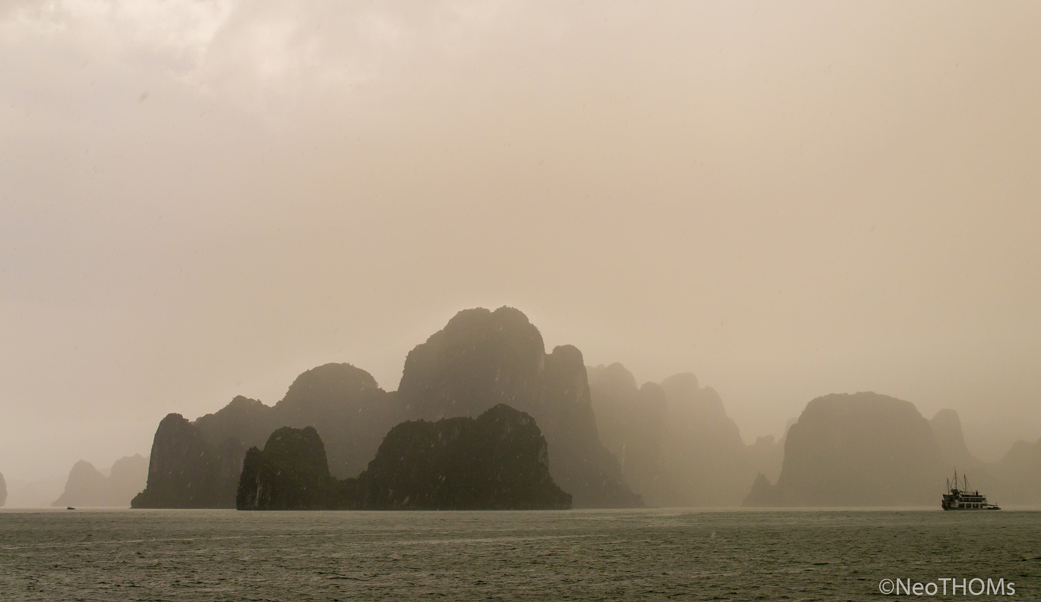 Panasonic Lumix DMC-GF6 + Olympus M.Zuiko Digital 25mm F1.8 sample photo. Ha long bay in myst photography