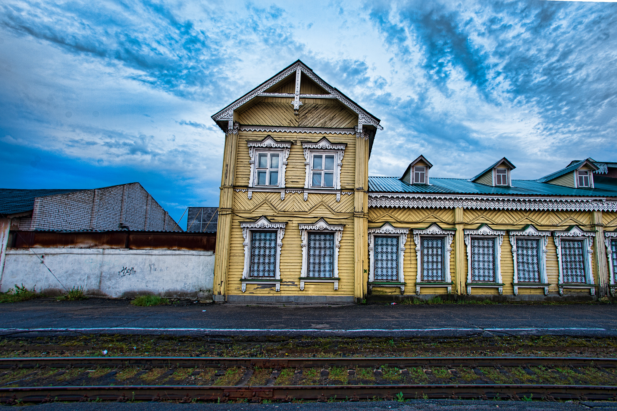 Nikon AF-S Nikkor 17-35mm F2.8D ED-IF sample photo. Ivanovo history train station photography