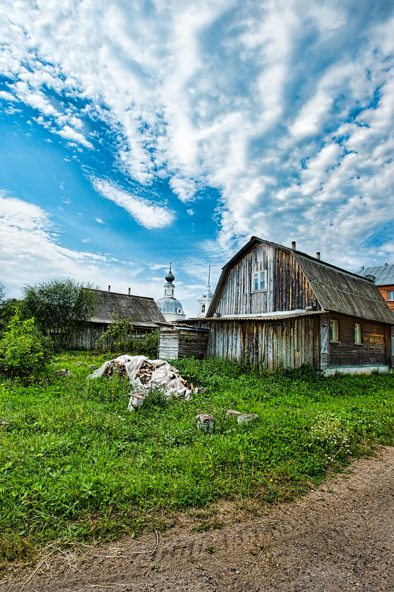 Nikon AF-S Nikkor 17-35mm F2.8D ED-IF sample photo. Ivanovo countryside photography