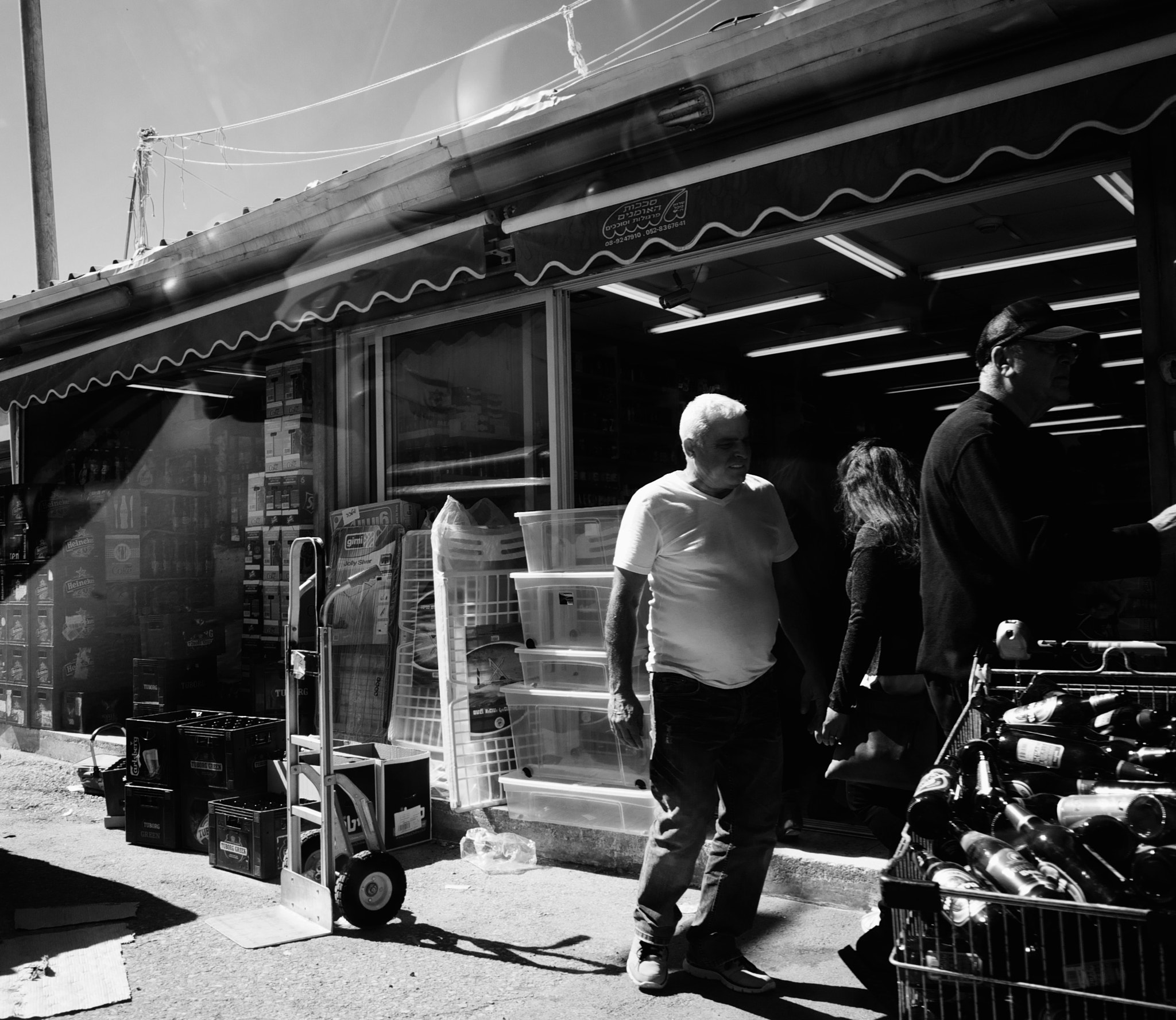 Panasonic Lumix DMC-GF3 + Panasonic Lumix G 14mm F2.5 ASPH sample photo. Market.. photography