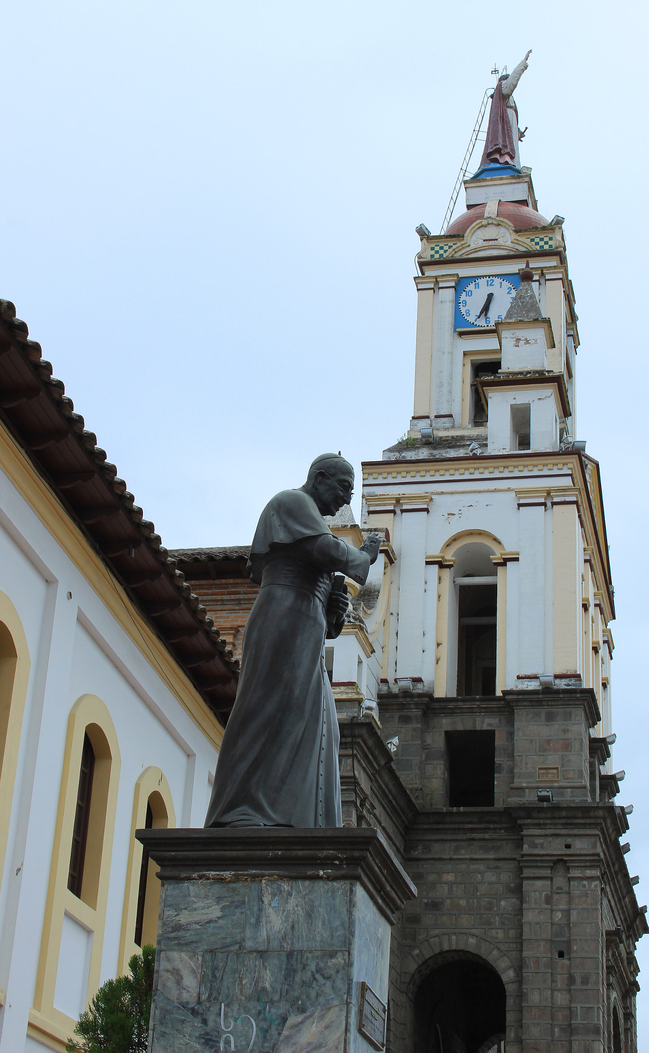 Canon EF-S 18-55mm F3.5-5.6 sample photo. Catholic church photography