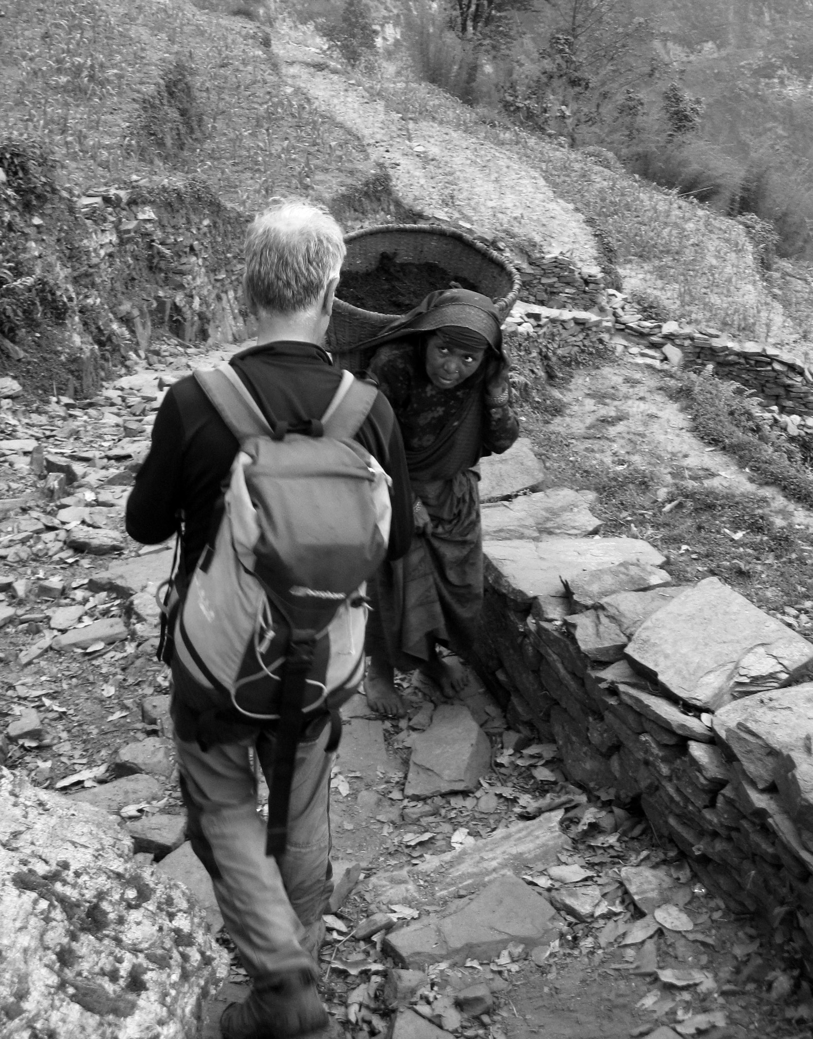 Canon PowerShot SD990 IS (Digital IXUS 980 IS / IXY Digital 3000 IS) sample photo. Ian &amp; lady on stairs photography