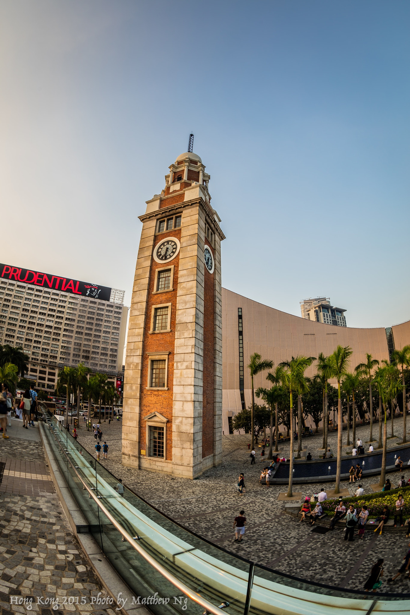 Canon EF 8-15mm F4L Fisheye USM sample photo. Hong kong  photography