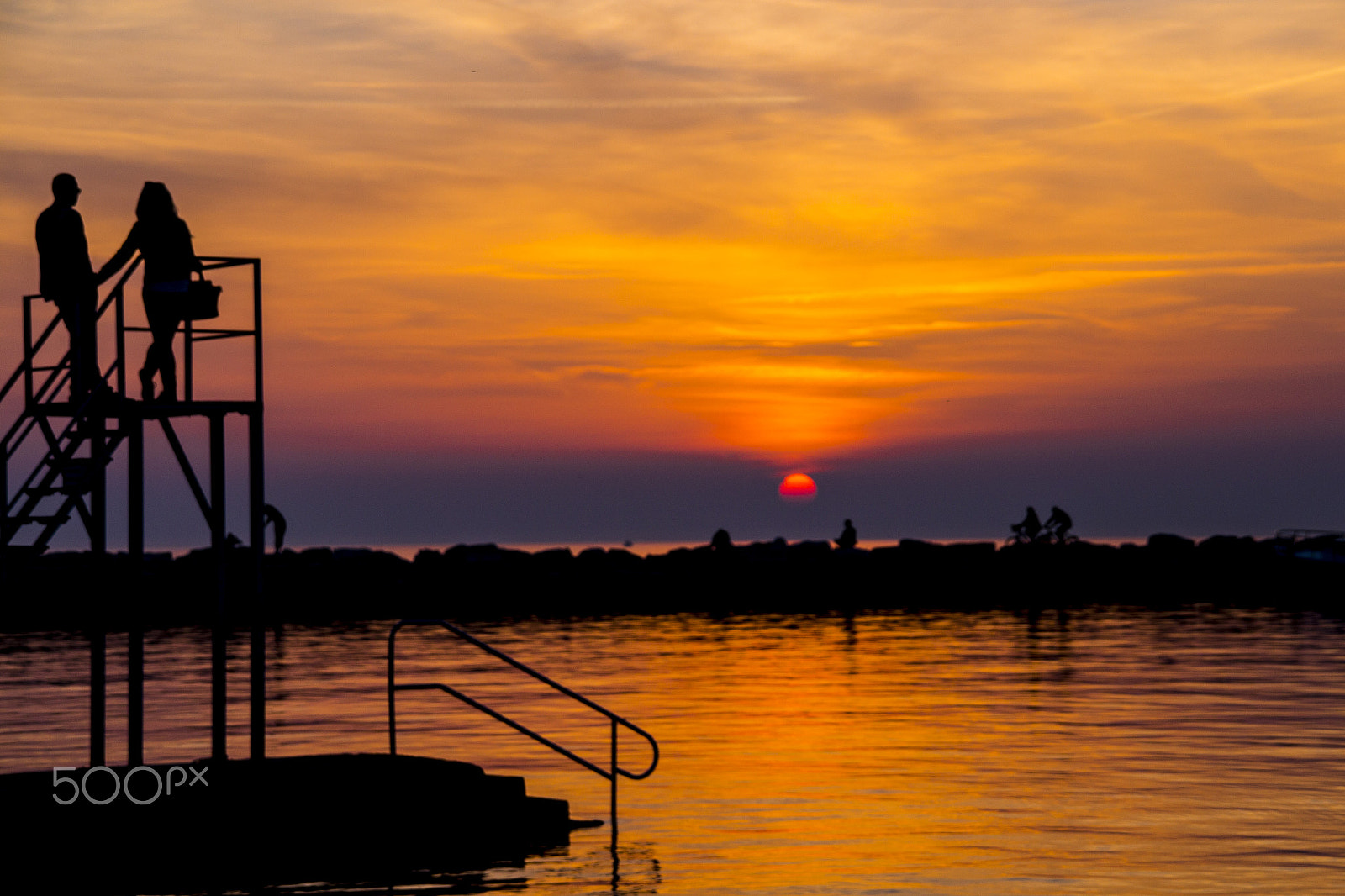 Sigma 18-200mm f/3.5-6.3 DC OS sample photo. Love in sunset, or is it. photography