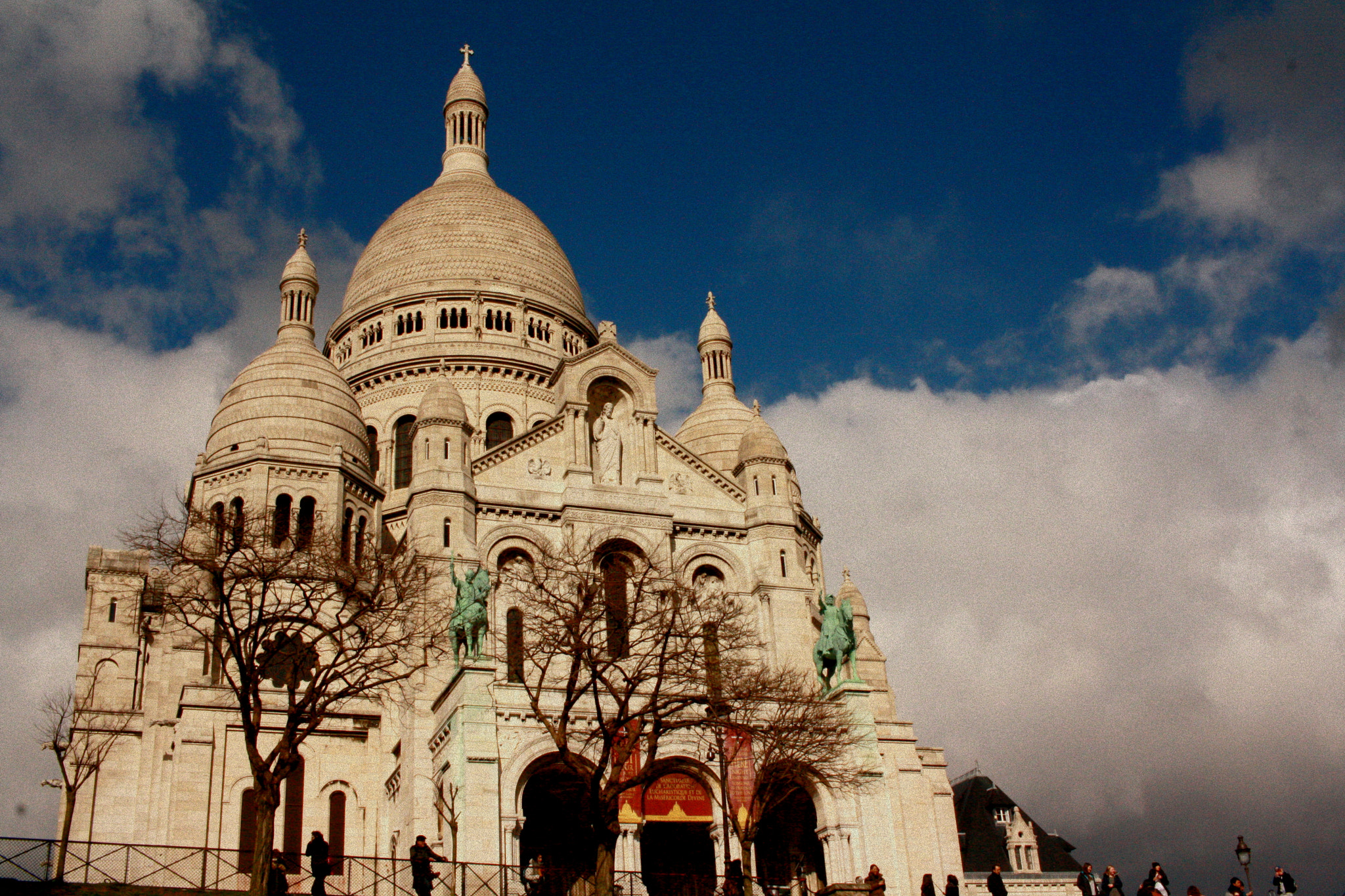 Canon EF-S 24mm F2.8 STM sample photo. Sacré coeur photography