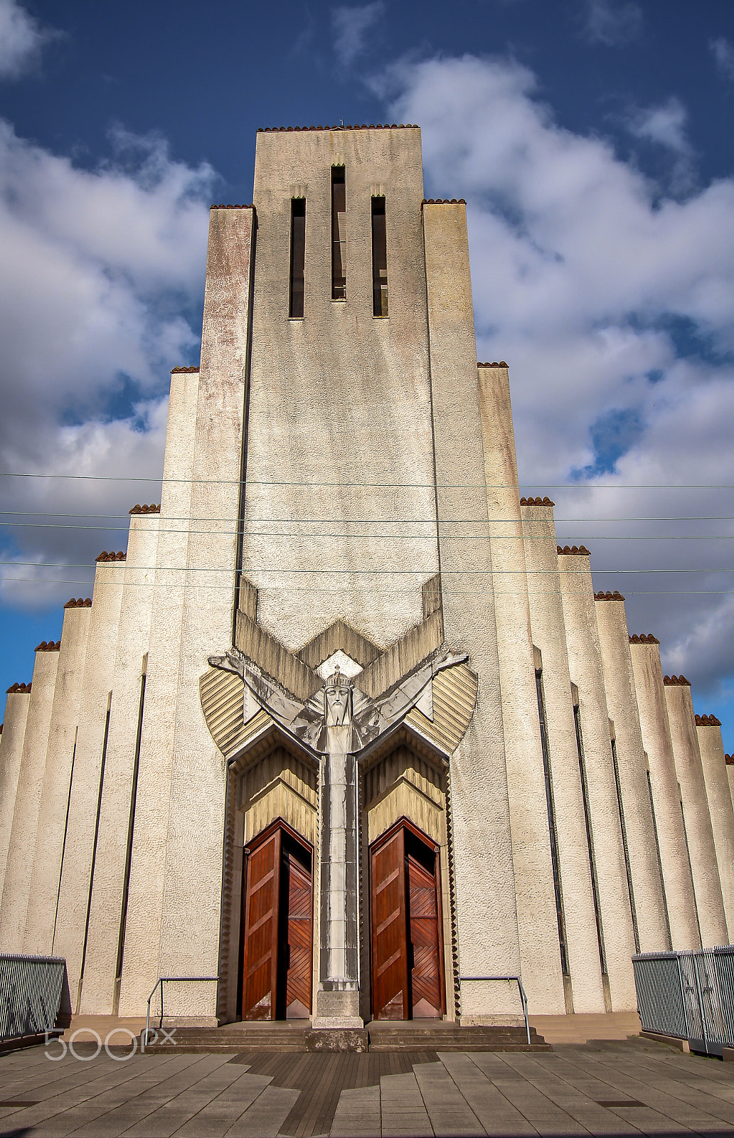 Canon EF-S 10-18mm F4.5–5.6 IS STM sample photo. Jesus is watching photography