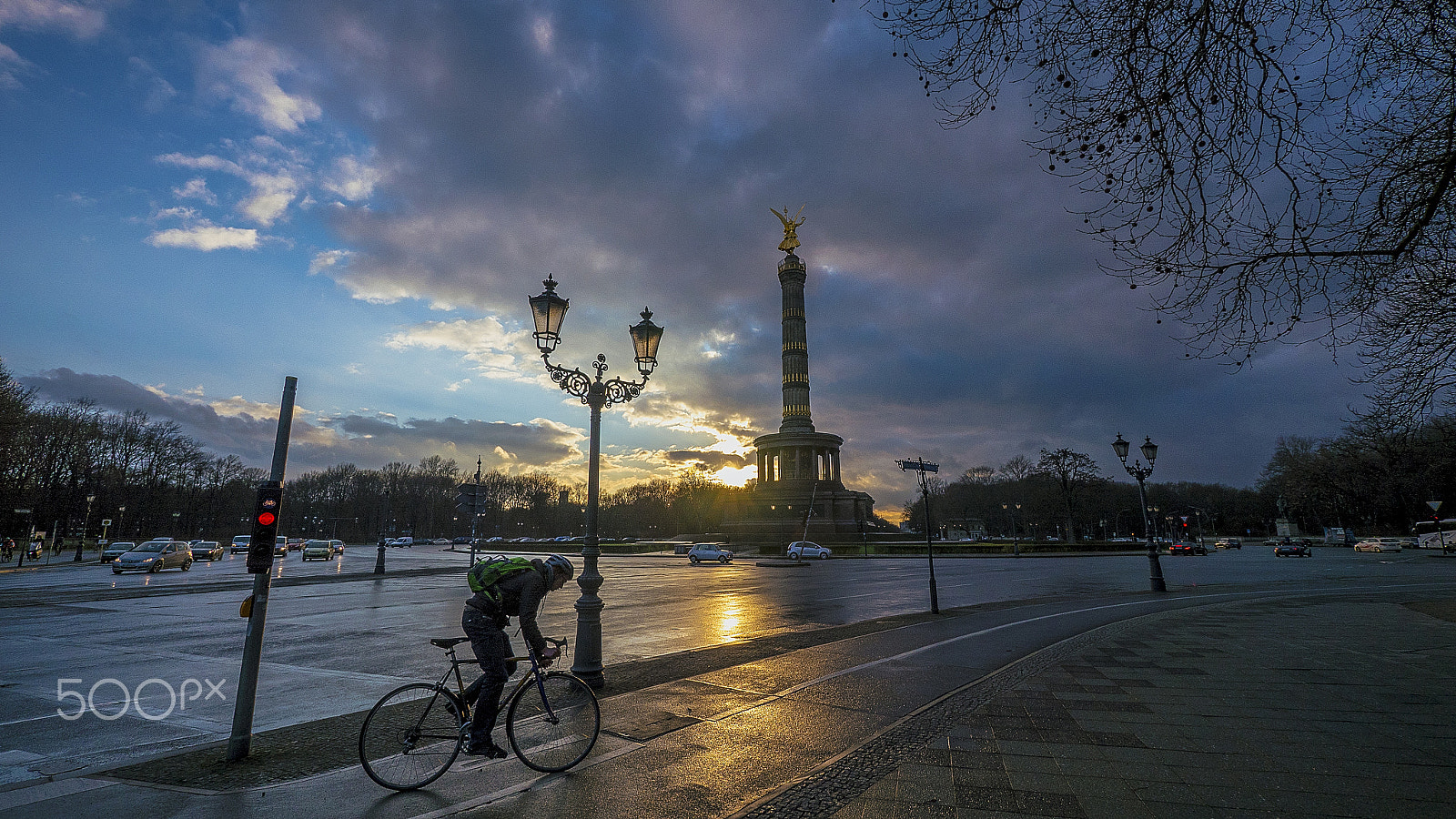 Panasonic Lumix G Vario 7-14mm F4 ASPH sample photo. Victory column photography