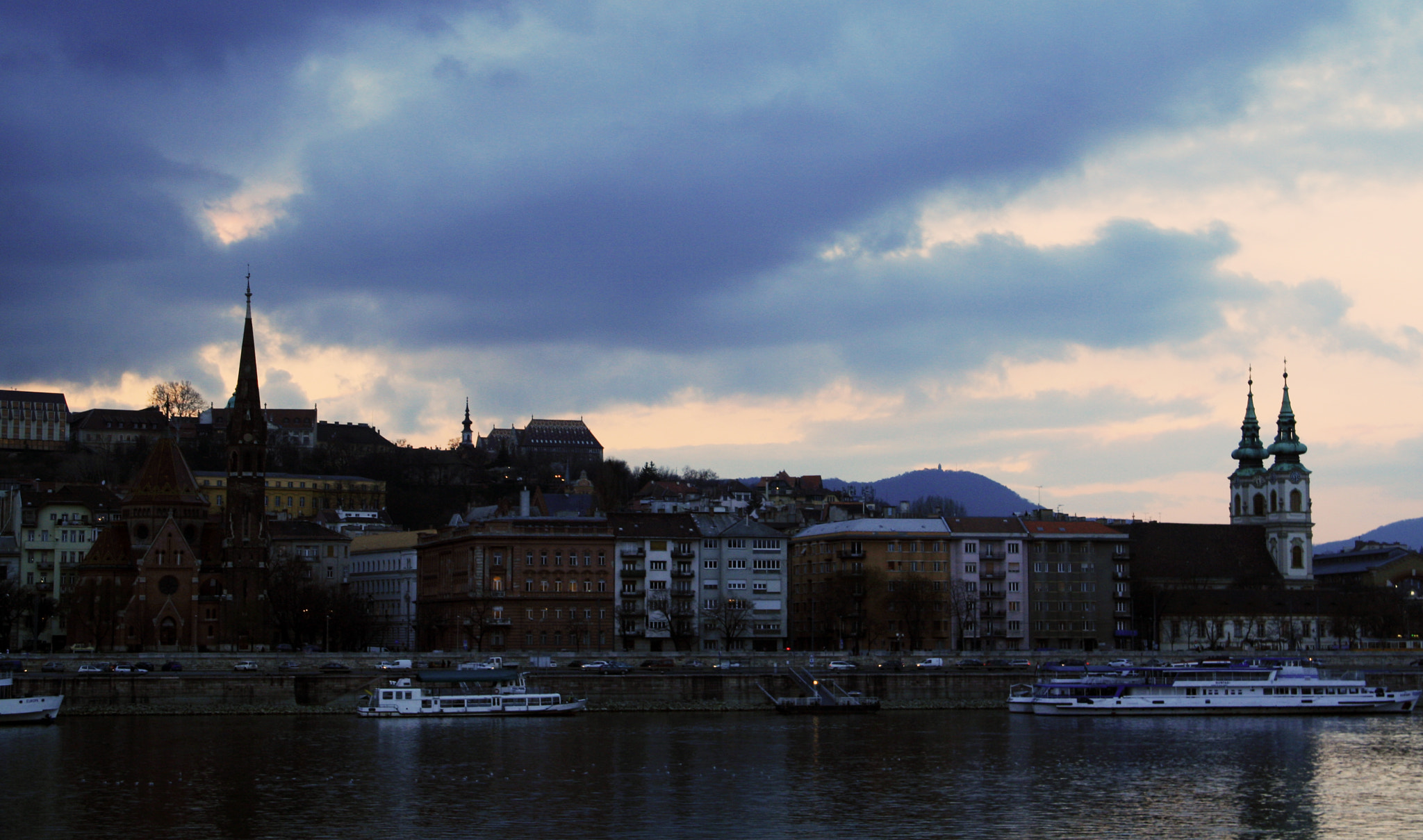 Canon EF 24-85mm F3.5-4.5 USM sample photo. Budapest photography