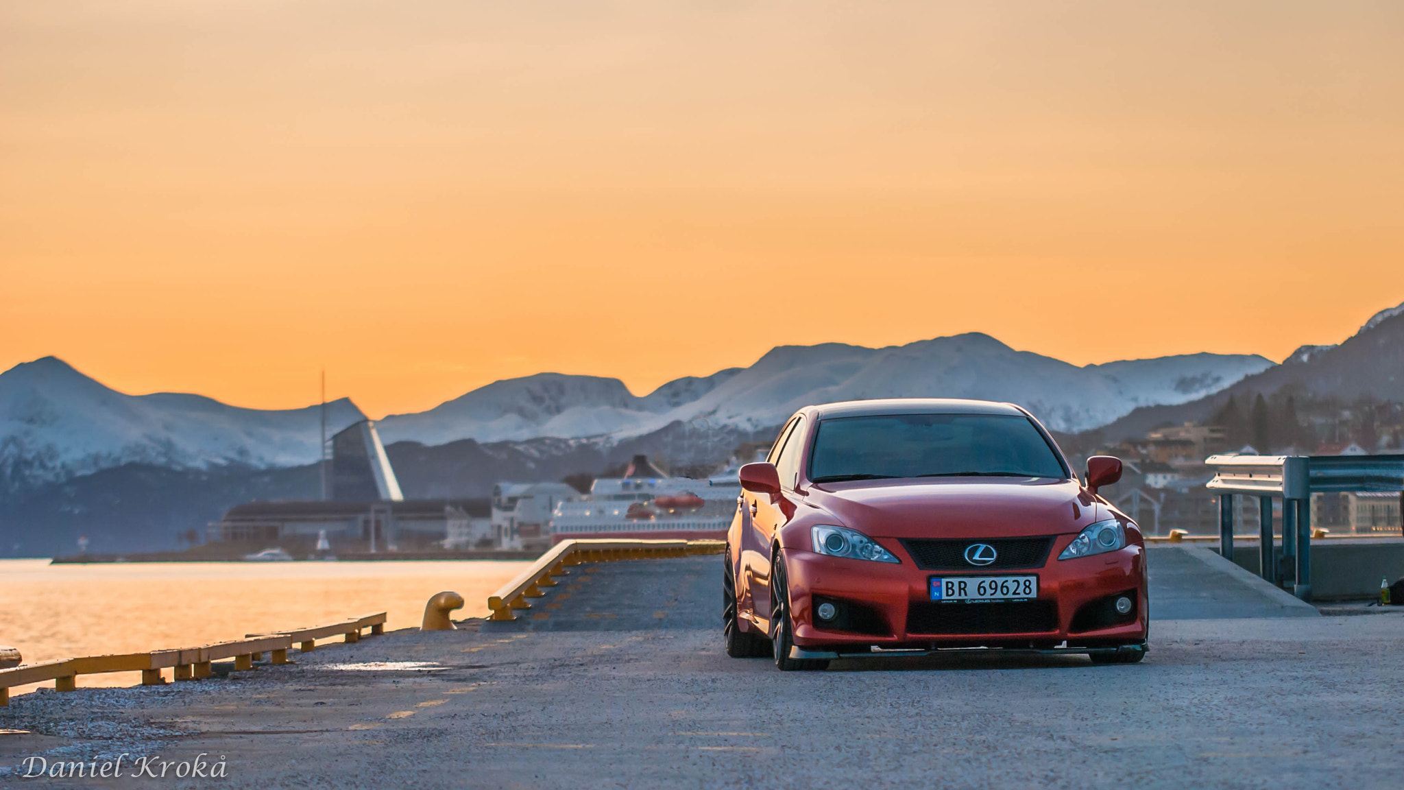 Sigma 70-200mm F2.8 EX DG Macro HSM II sample photo. Lexus isf in molde photography