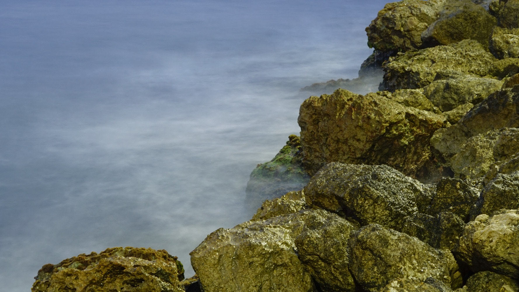 Sony a7R + Sony E 55-210mm F4.5-6.3 OSS sample photo. Agua en movimiento photography