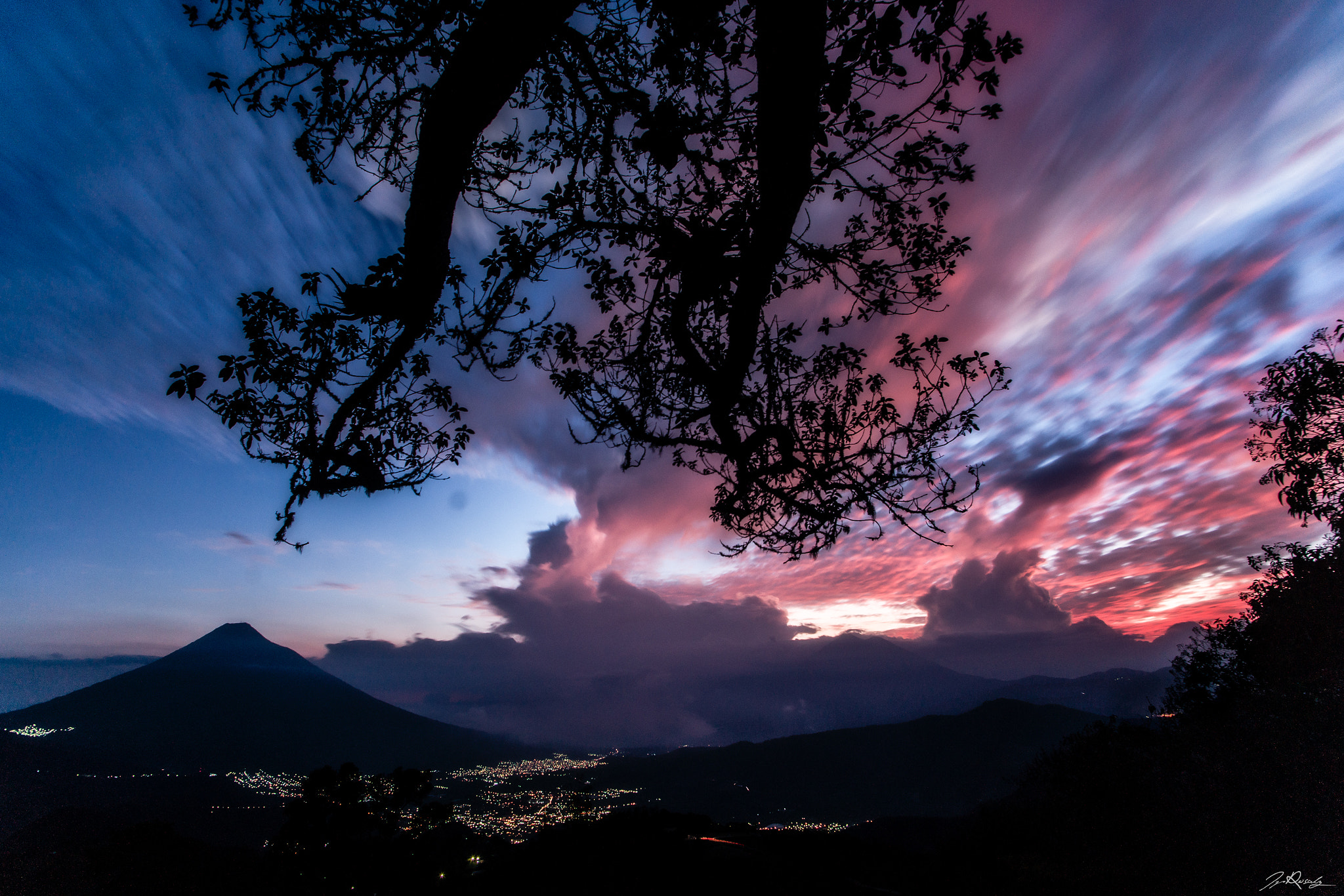 Sony Alpha DSLR-A850 + Soligor 19-35mm F3.5-4.5 sample photo. Nuestras almas al volar photography