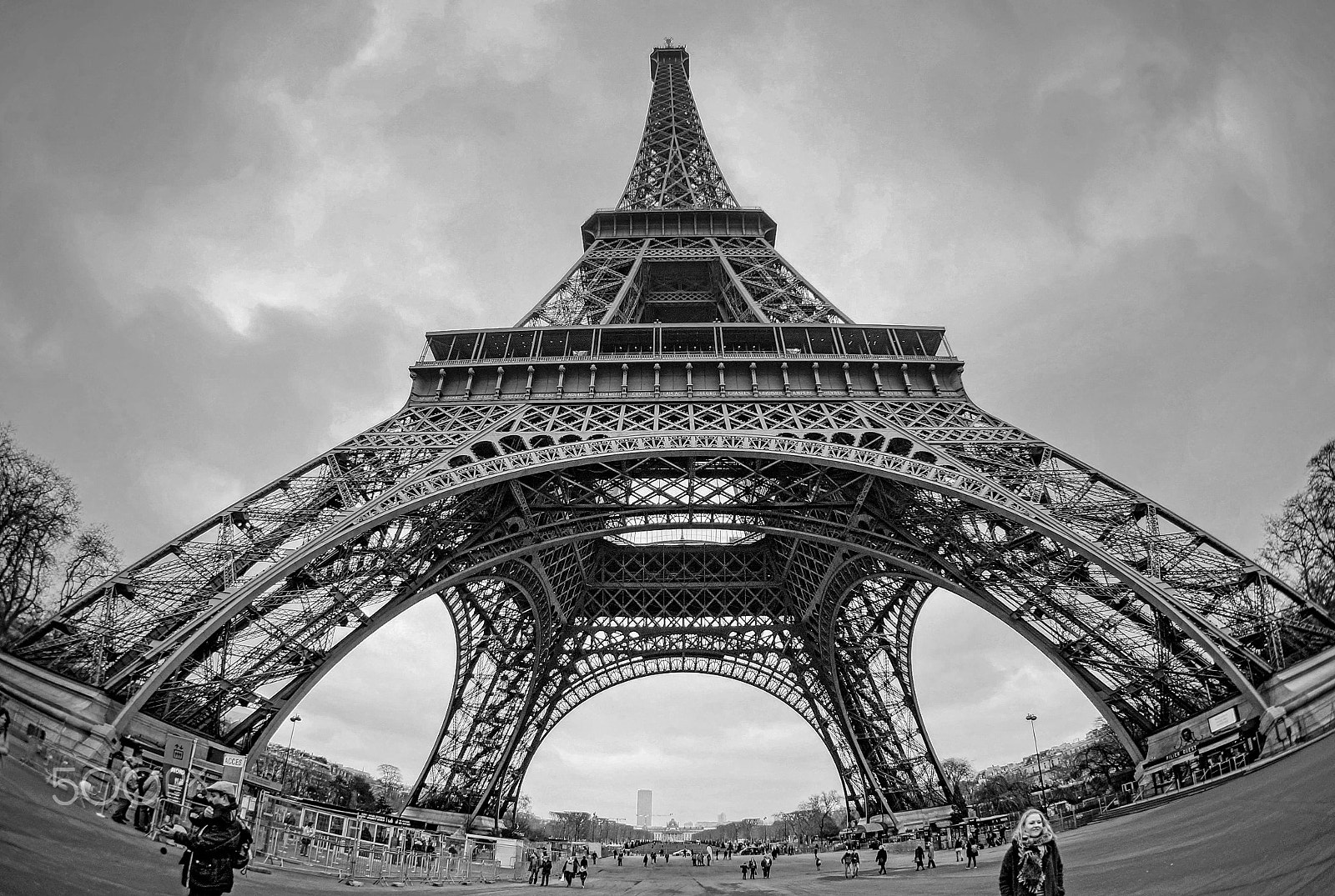 Sony Alpha NEX-6 + Sony E 16mm F2.8 sample photo. La tour eiffel photography