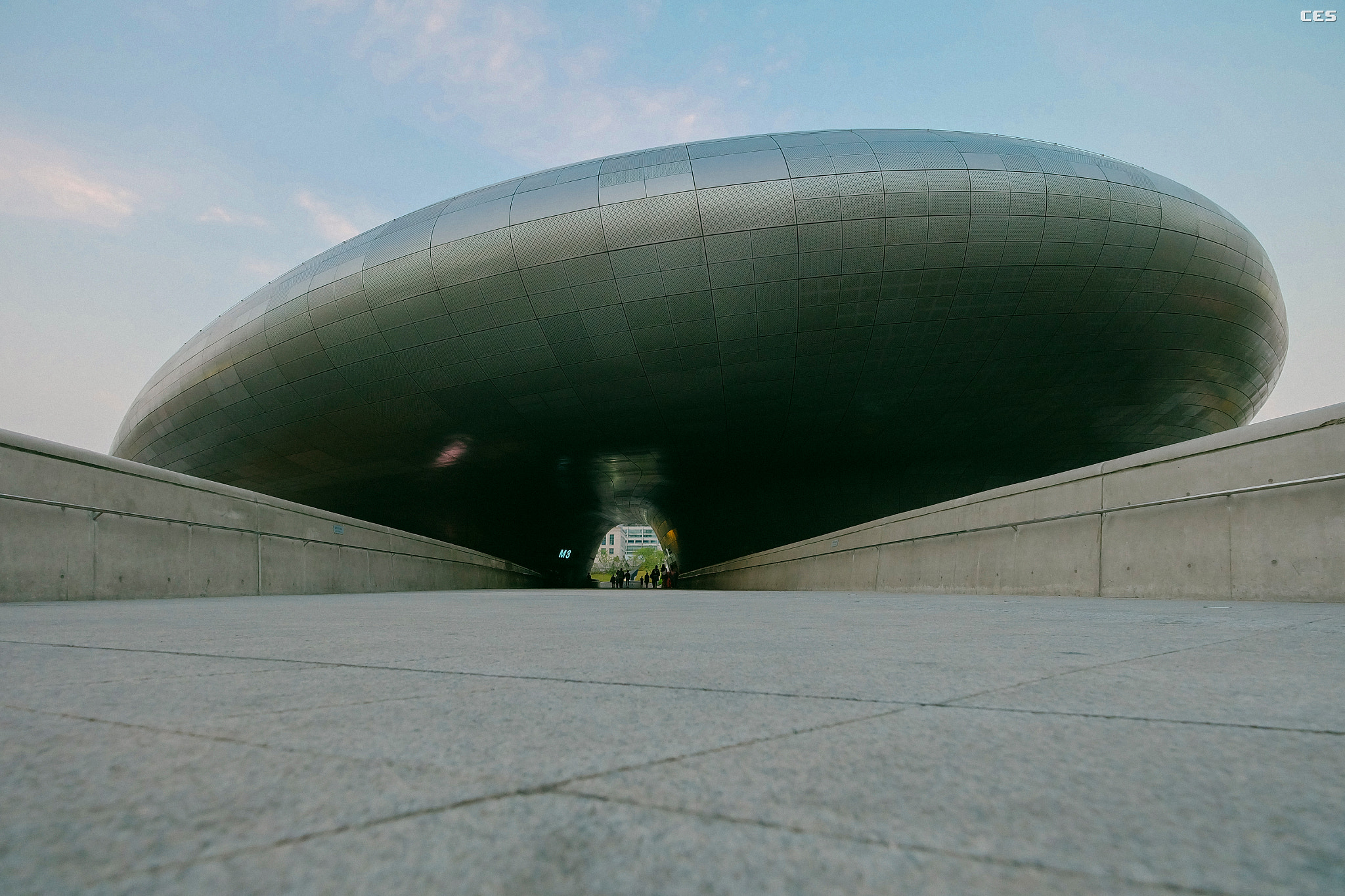 Fujifilm X-A2 + Fujifilm XF 10-24mm F4 R OIS sample photo. Alien spaceship photography