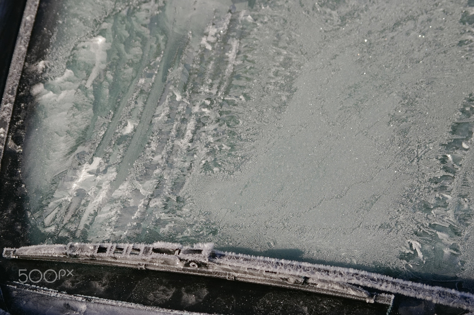 Pentax smc DA 50-200mm F4-5.6 ED sample photo. Icy windshield photography