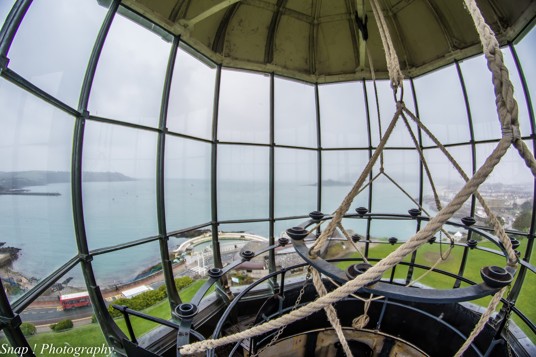 Nikon D610 + Samyang 8mm F3.5 Aspherical IF MC Fisheye sample photo. Look out photography