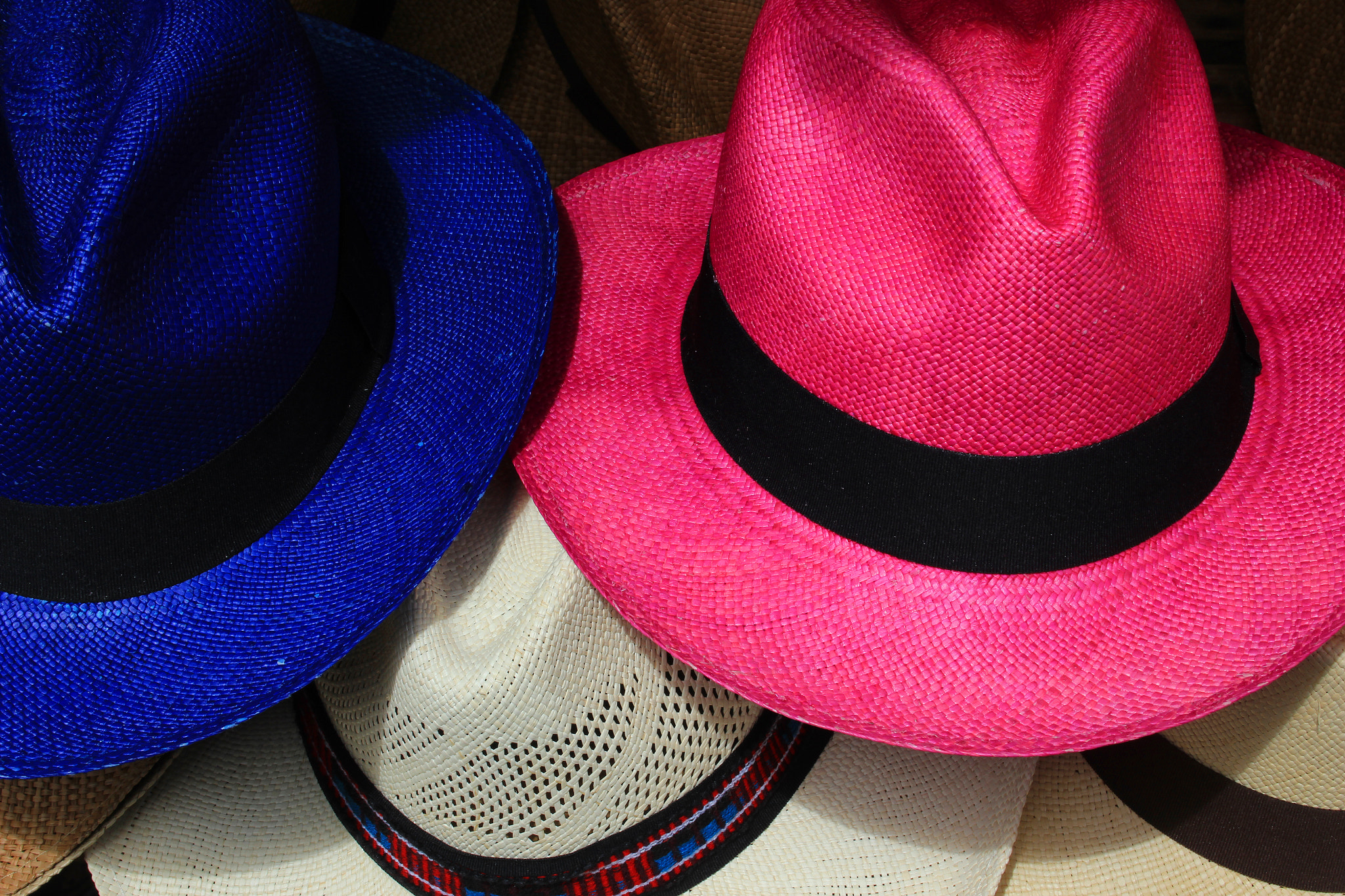 Canon EF-S 18-55mm F3.5-5.6 sample photo. Straw hats photography