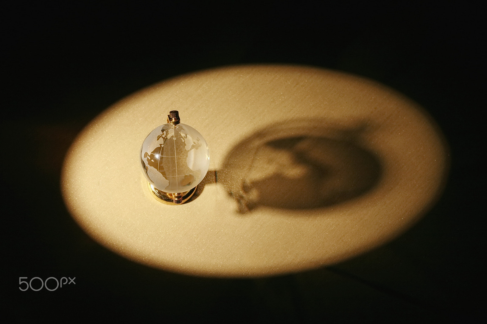 Tamron SP AF 90mm F2.8 Di Macro sample photo. Globe shadow photography