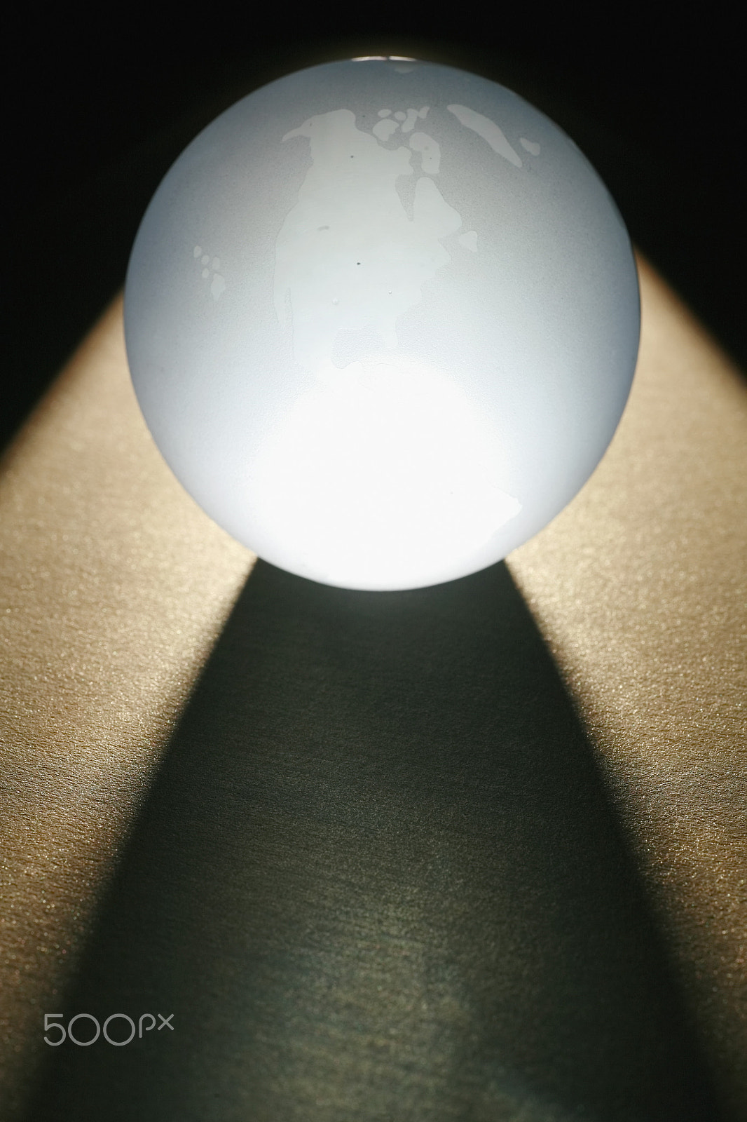 Canon EOS 5D + Tamron SP AF 90mm F2.8 Di Macro sample photo. Globe photography
