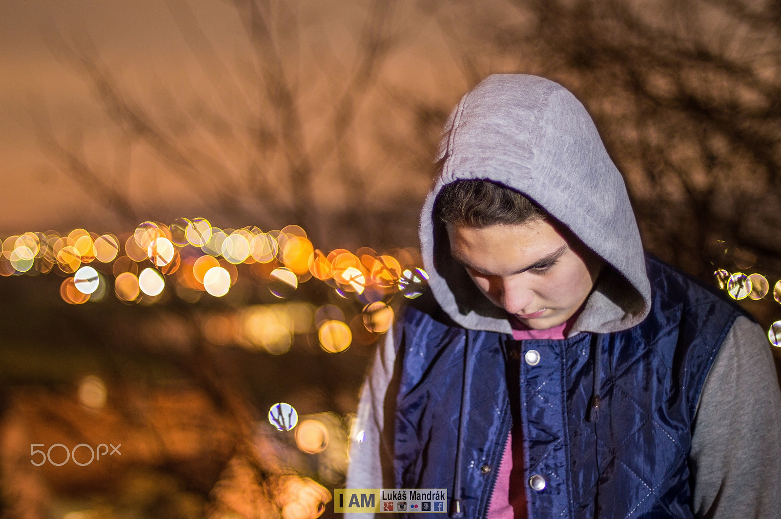 Nikon D3200 + Nikon AF Nikkor 50mm F1.4D sample photo. Night portrait photography