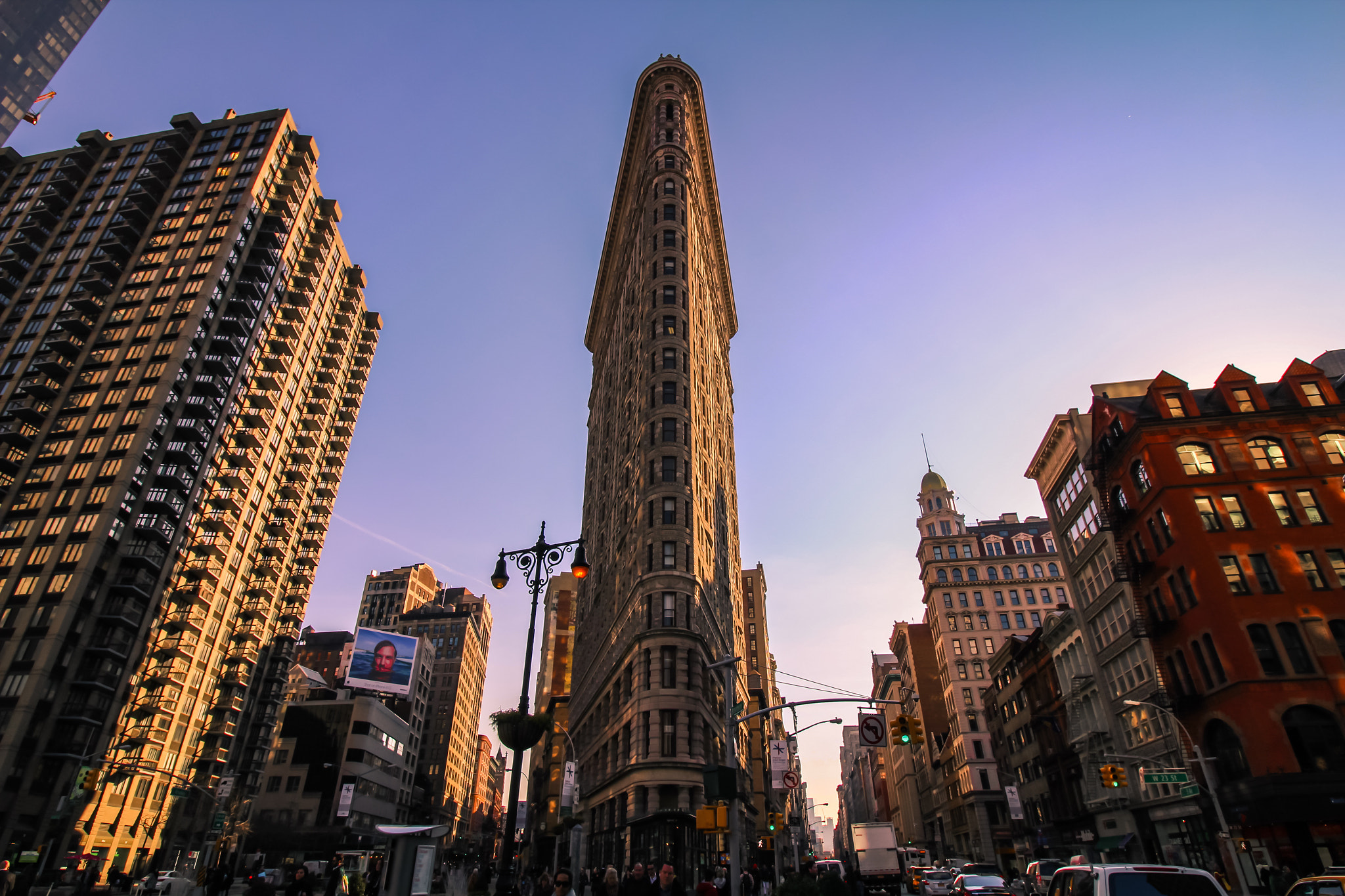 Canon EF-S 10-18mm F4.5–5.6 IS STM sample photo. Flatiron building photography