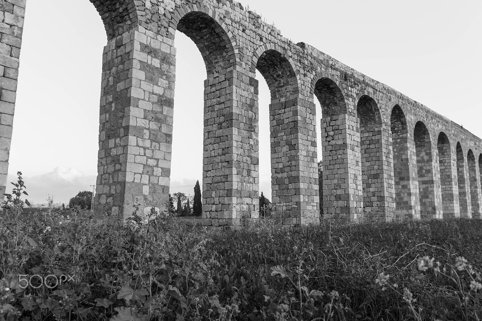 Canon EF 75-300mm F4.0-5.6 IS USM sample photo. Remains of an ancient roman aqueduct photography