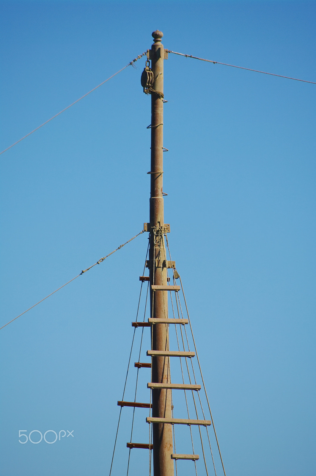 Pentax K20D sample photo. Mast photography