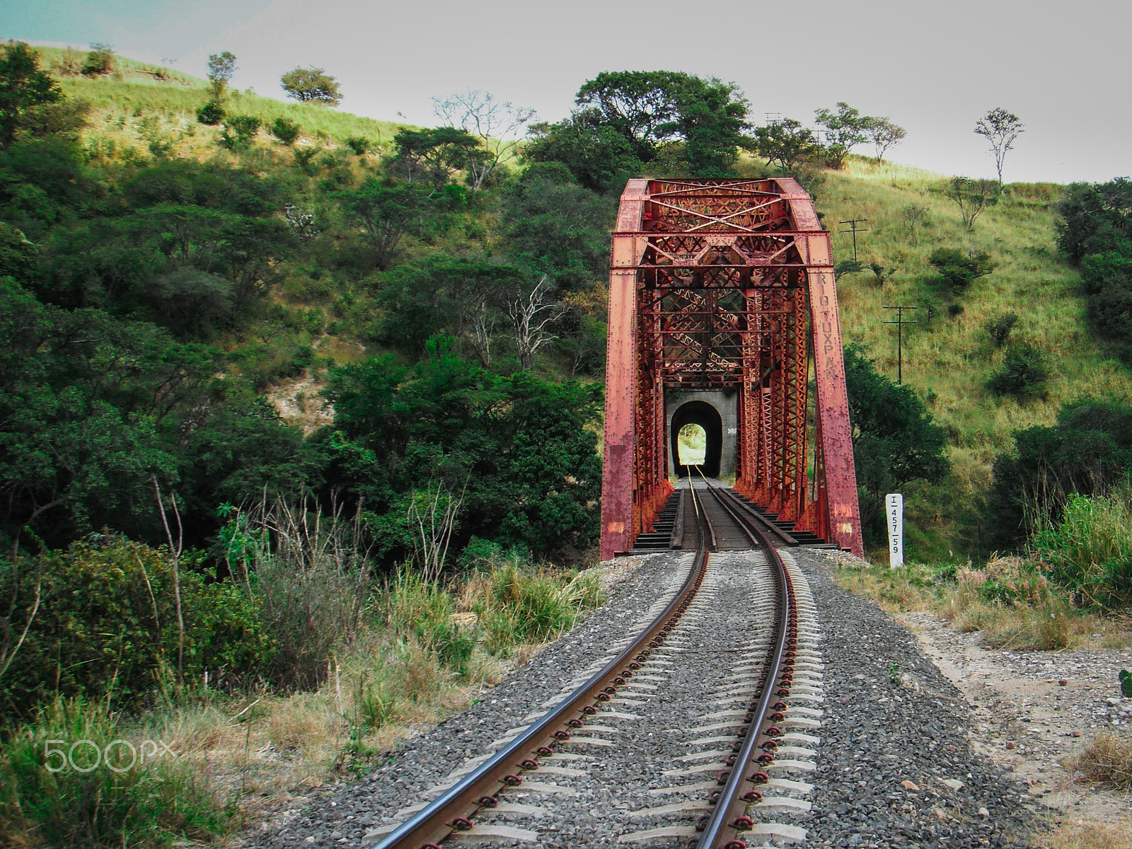 FujiFilm FinePix Z70 (FinePix Z71) sample photo. Curve leading to the bridge photography