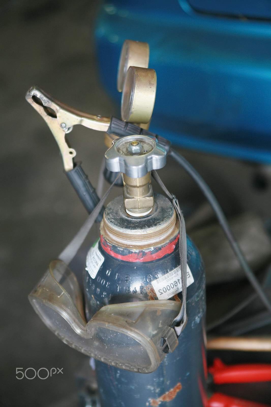 Canon EOS 5D + Canon EF 50mm f/1.8 sample photo. Automechanic car repair photography