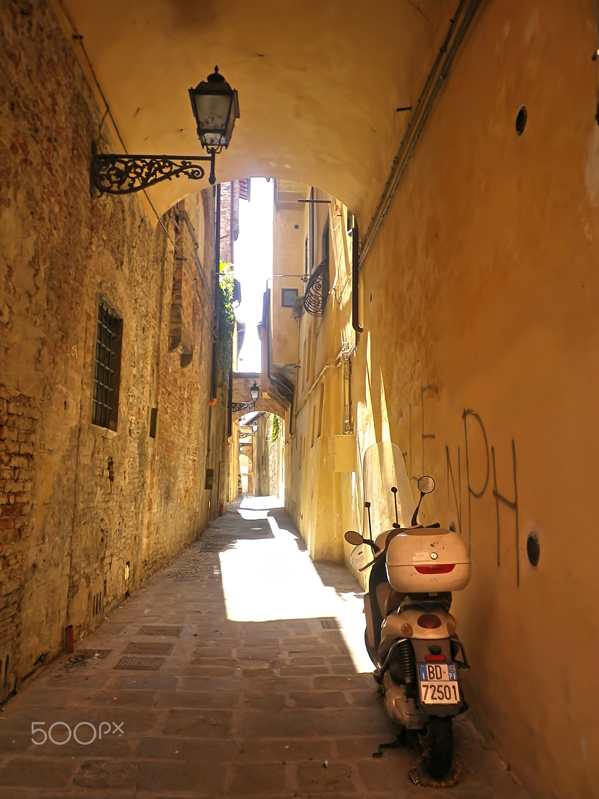 Pentax Optio H90 sample photo. Just italian photography