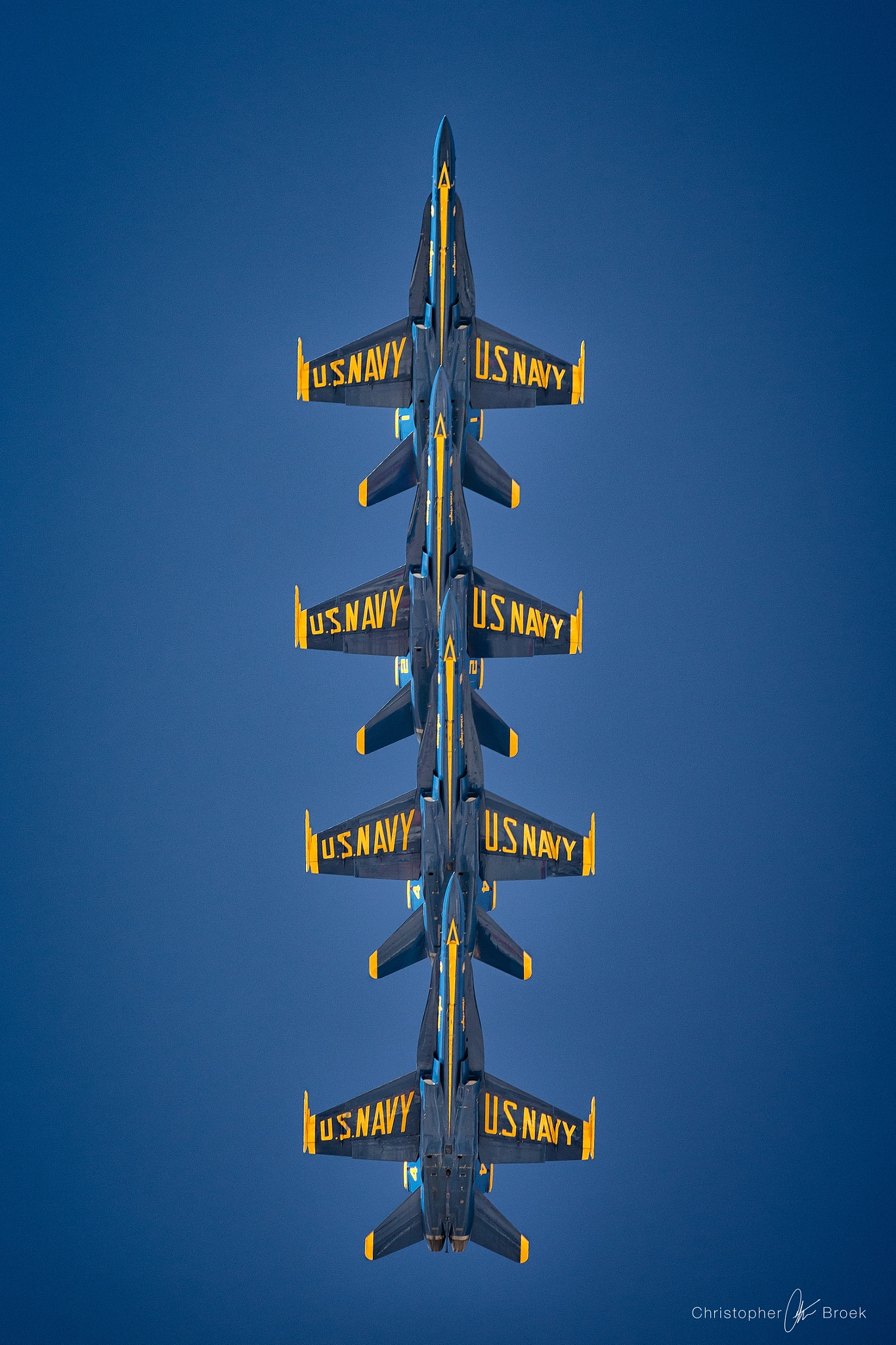 Canon EF 200mm f/2.8L sample photo. All lined up photography