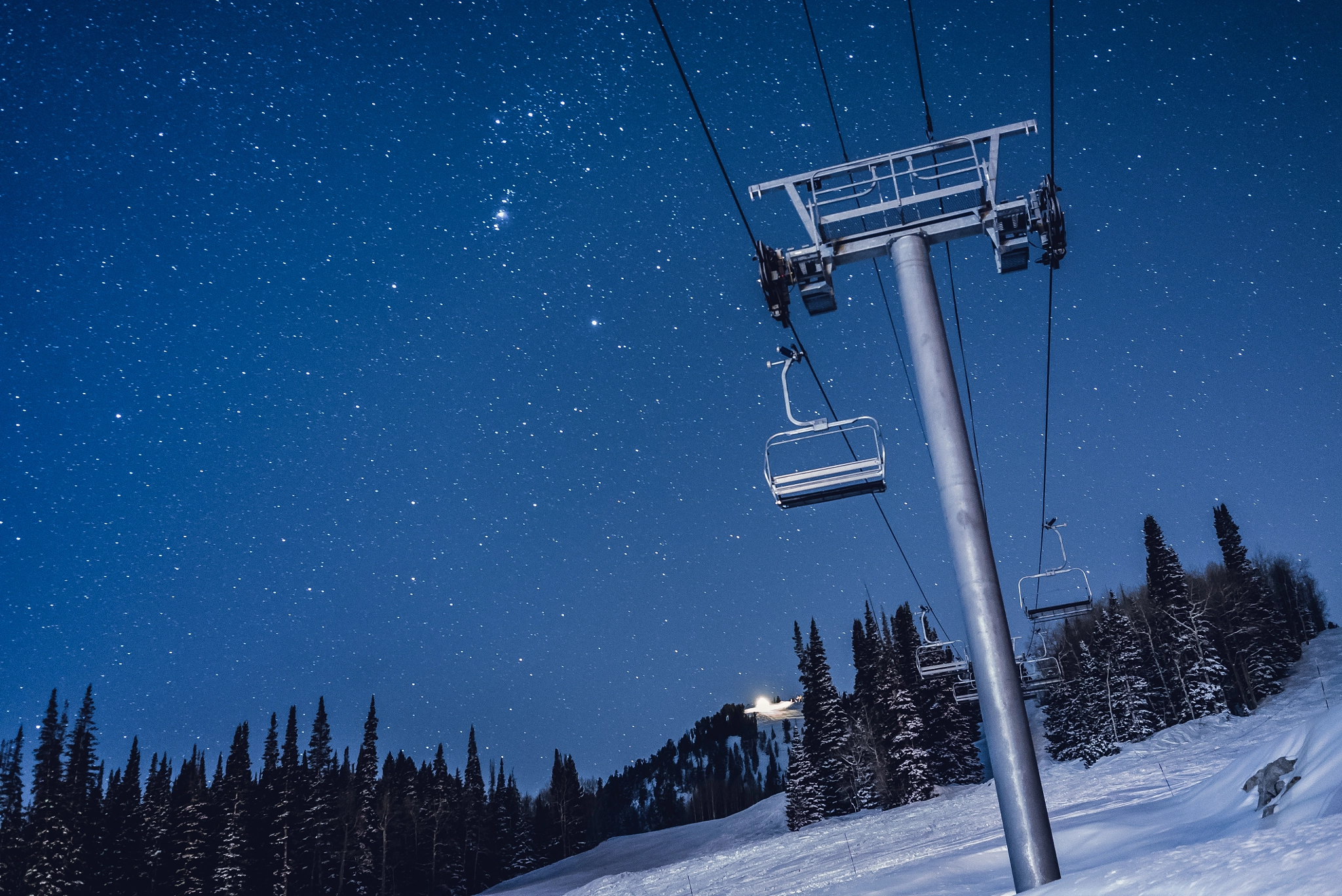 Sony a7S II + Sony Sonnar T* FE 35mm F2.8 ZA sample photo. Solitude at night photography