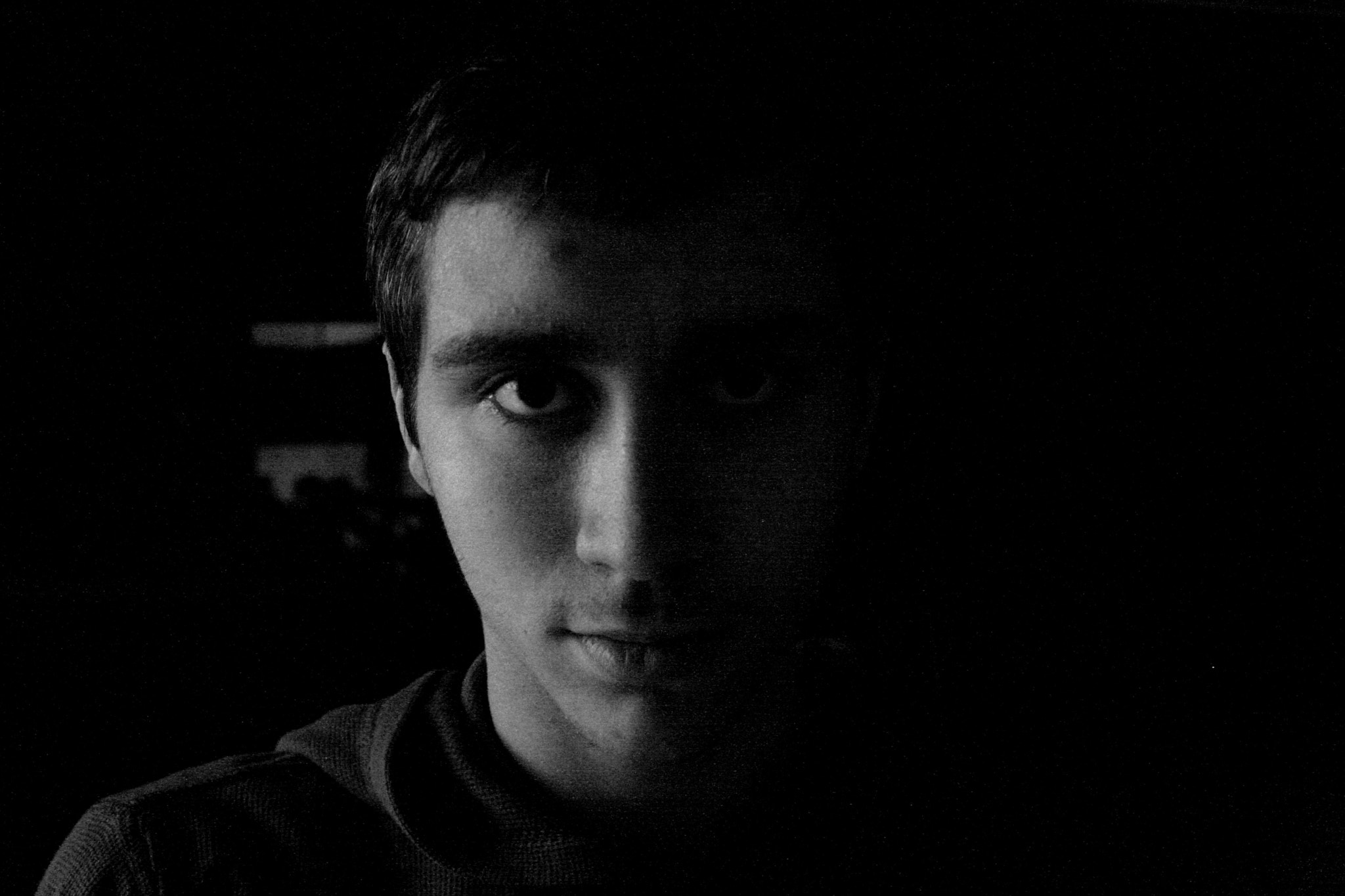 Canon EOS 400D (EOS Digital Rebel XTi / EOS Kiss Digital X) sample photo. Mask of shadows light photography