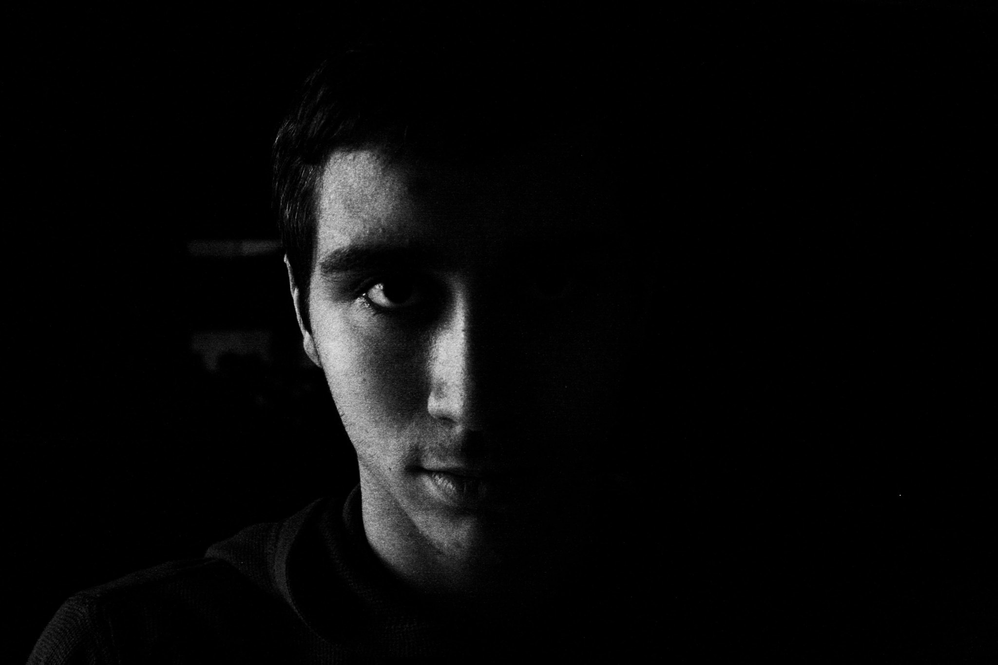 Canon EOS 400D (EOS Digital Rebel XTi / EOS Kiss Digital X) sample photo. Mask of shadows hard photography