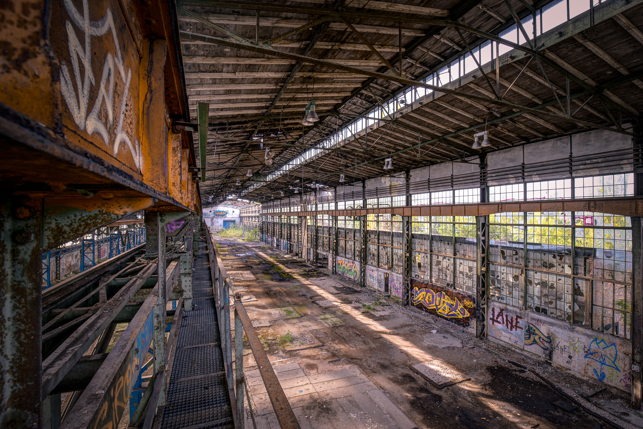 Sony a7 II + Canon EF 16-35mm F4L IS USM sample photo. Lost perspective photography