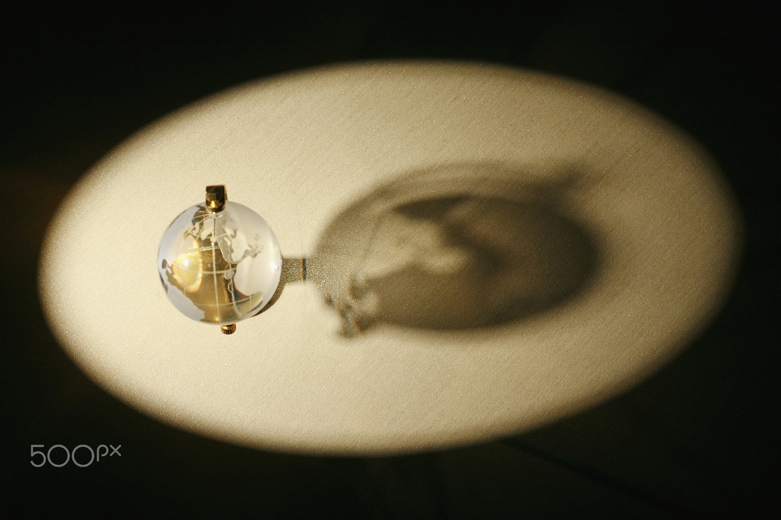 Canon EOS 5D + Tamron SP AF 90mm F2.8 Di Macro sample photo. Globe photography