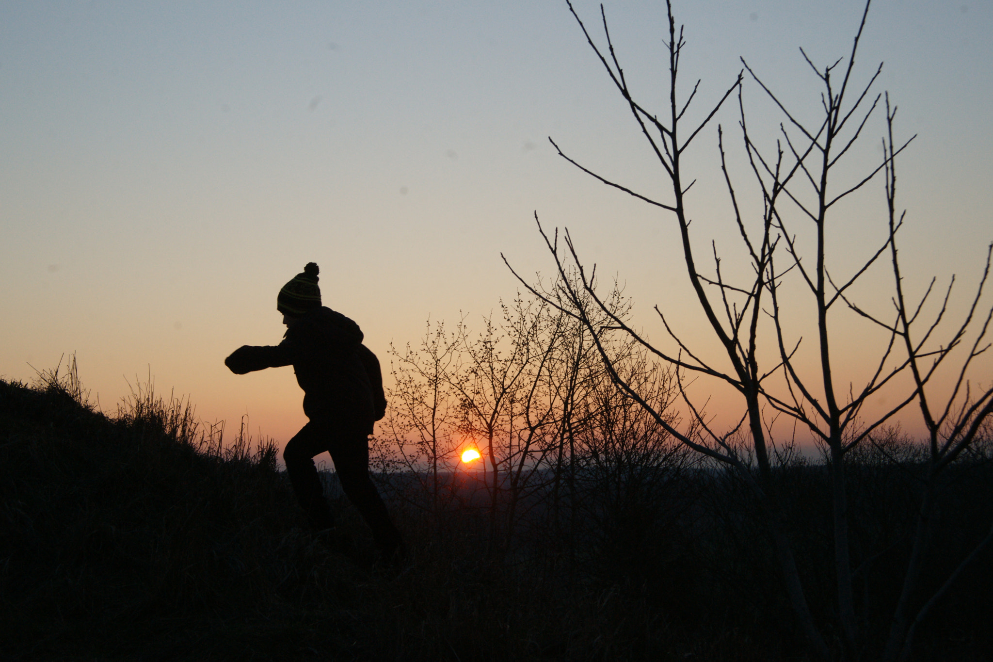 Minolta AF 35-70mm F3.5-4.5 [II] sample photo. Sunset boy photography