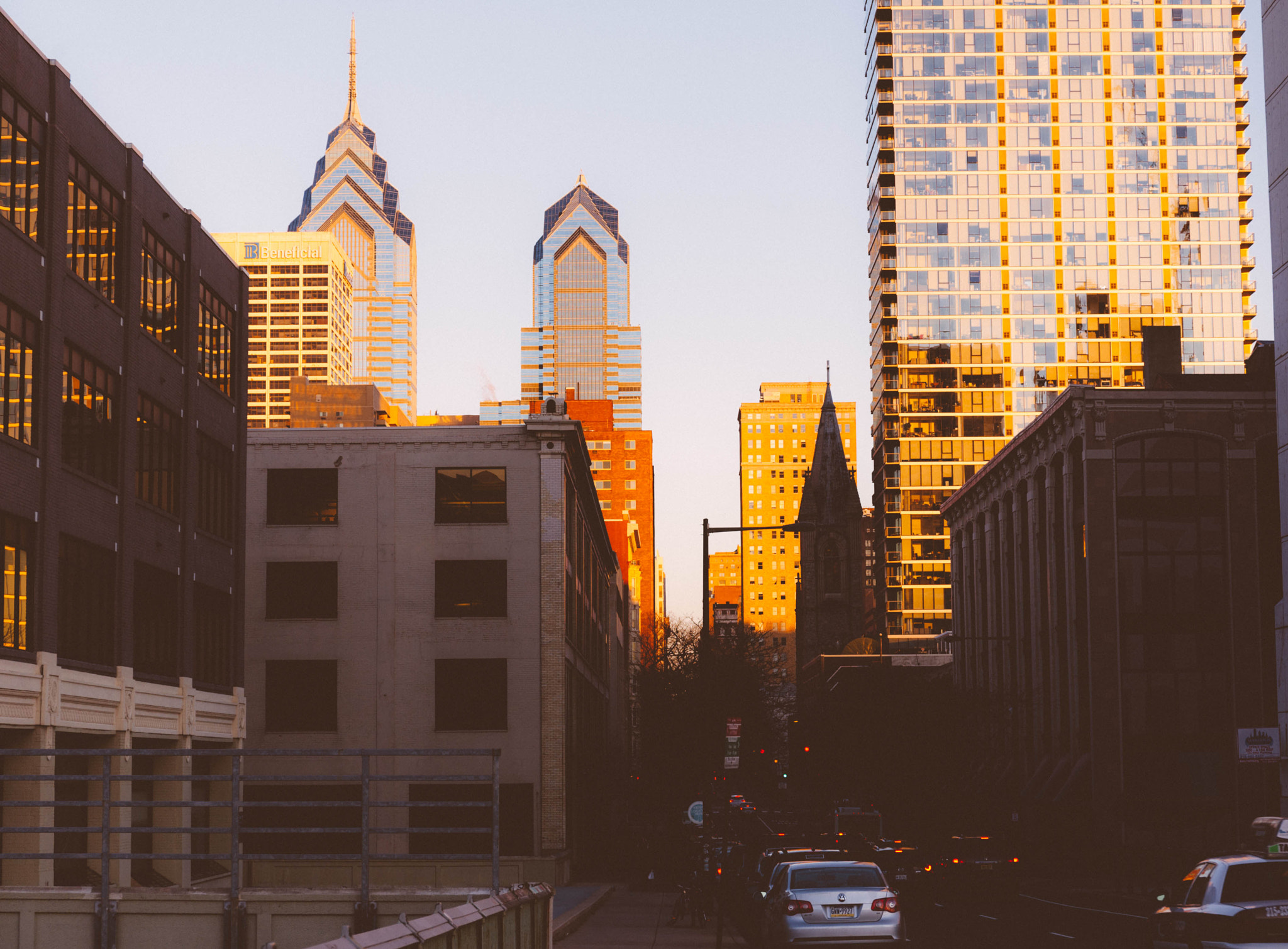Canon EF 24-70mm F4L IS USM sample photo. Stay gold, philly photography