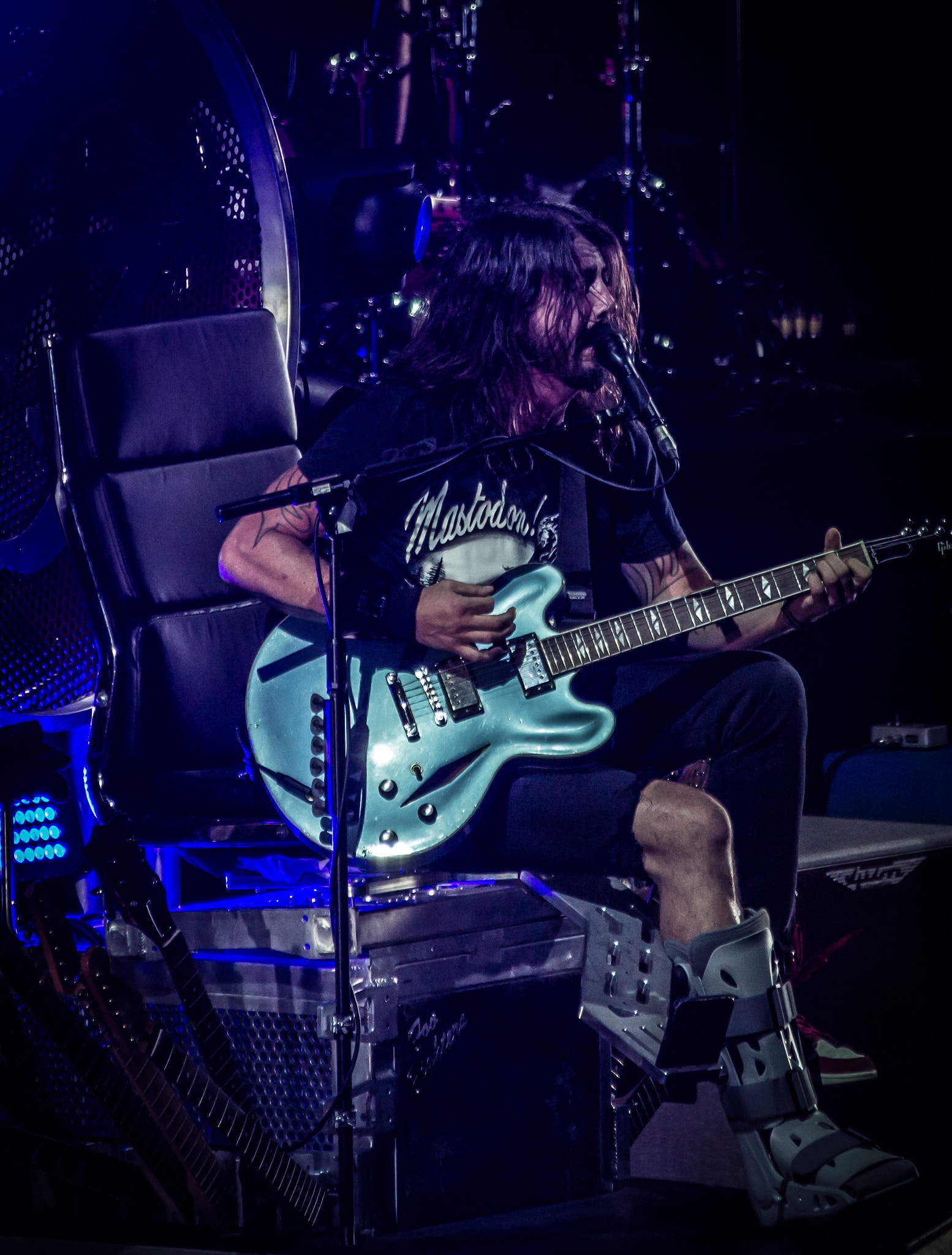 Sigma 70-200mm F2.8 EX DG OS HSM sample photo. Foo fighters cesena rockin 1000 photography