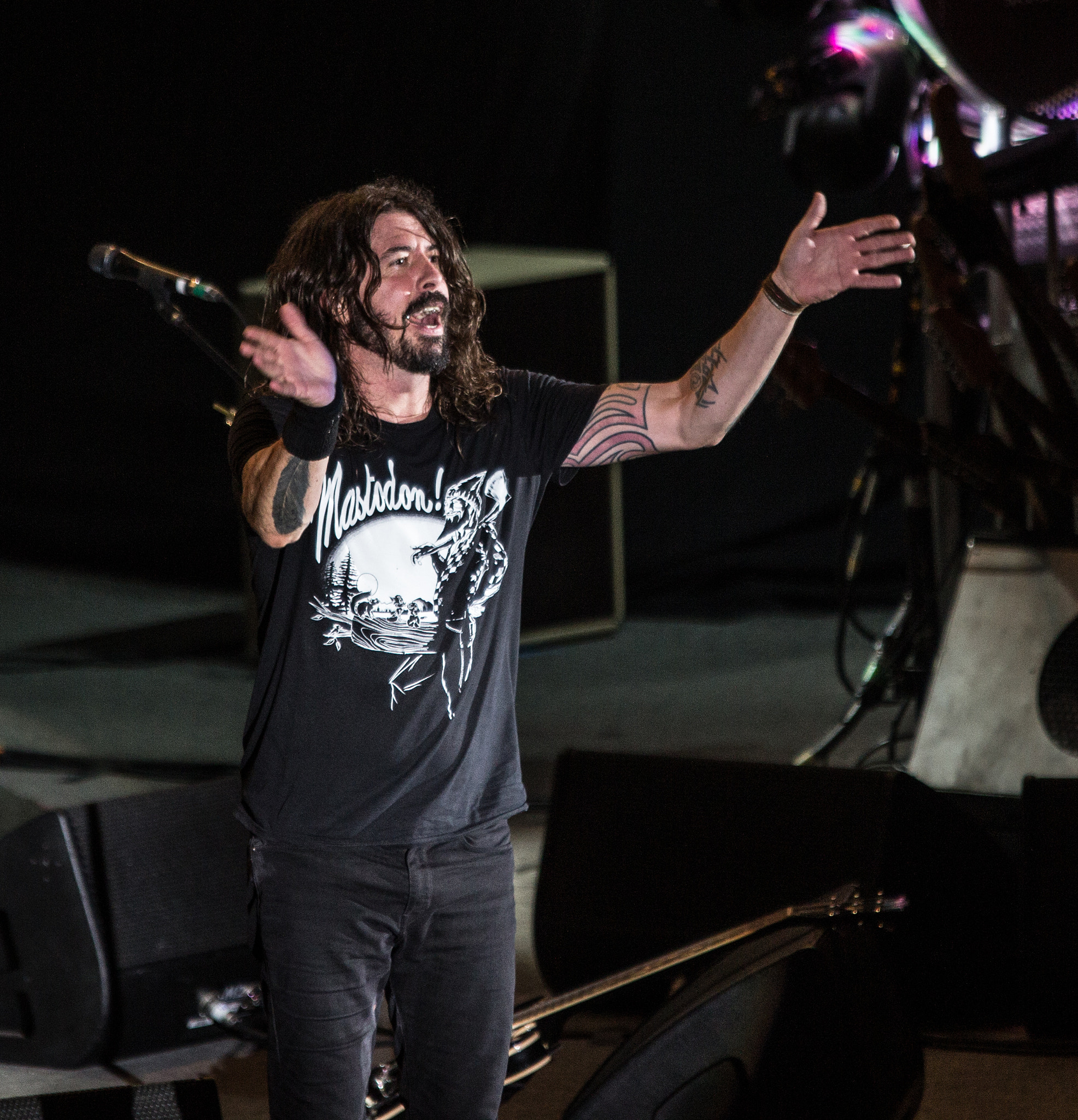 Sigma 70-200mm F2.8 EX DG OS HSM sample photo. Foo fighters cesena rockin 1000 photography