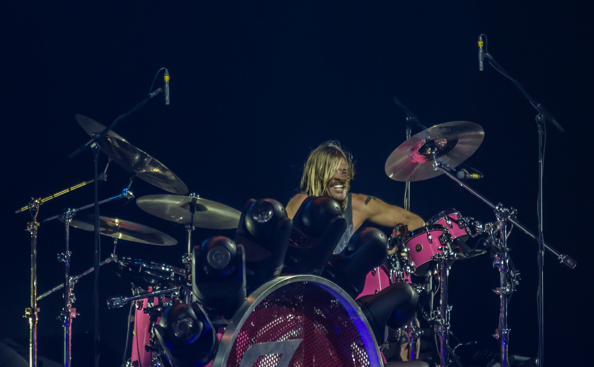 Sigma 70-200mm F2.8 EX DG OS HSM sample photo. Foo fighters cesena rockin 1000 photography