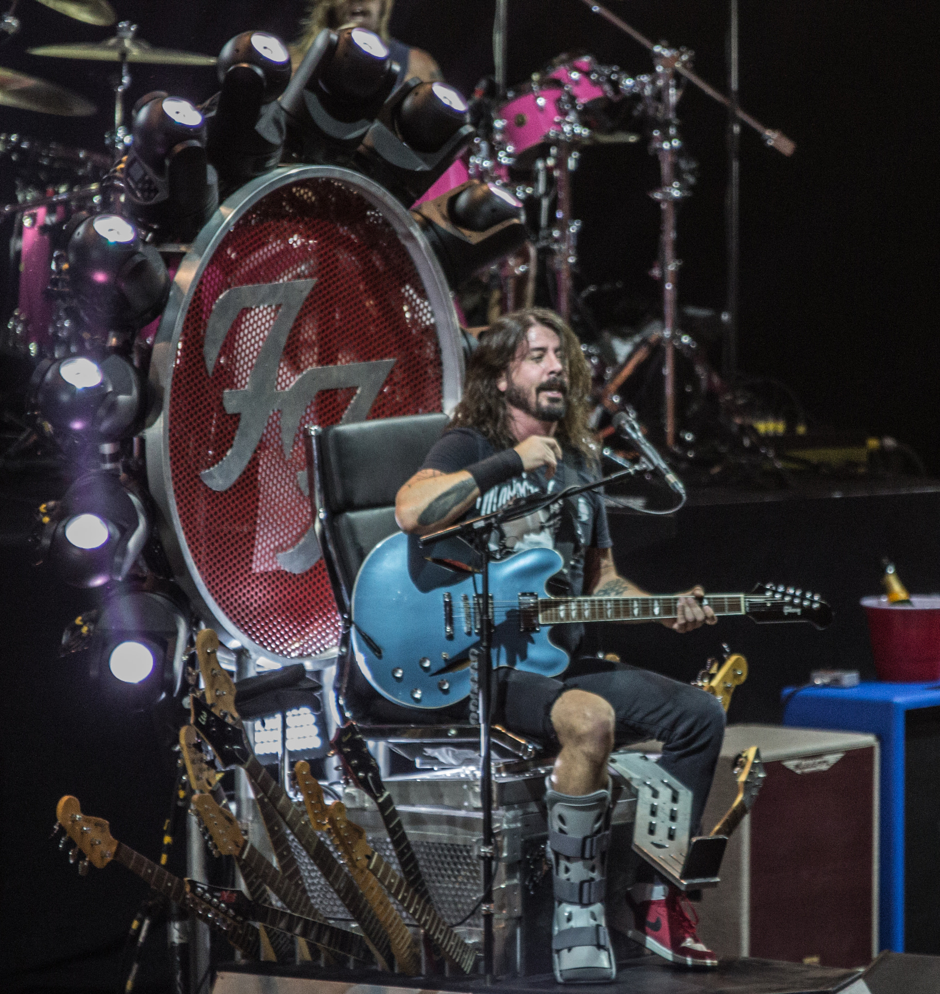 Sigma 70-200mm F2.8 EX DG OS HSM sample photo. Foo fighters cesena rockin 1000 photography