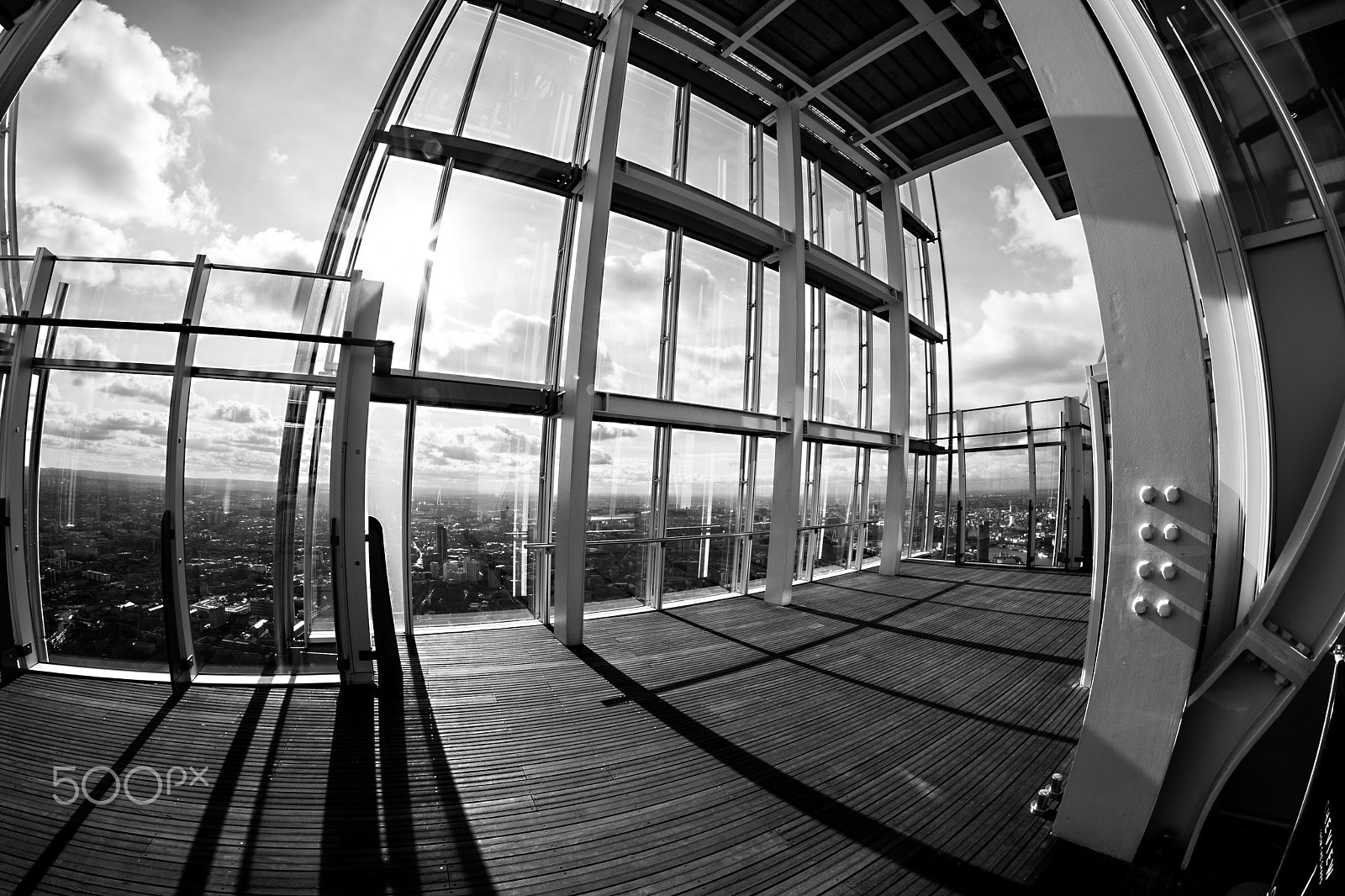 Nikon D750 + Samyang 8mm F3.5 Aspherical IF MC Fisheye sample photo. The shard floor 72 photography